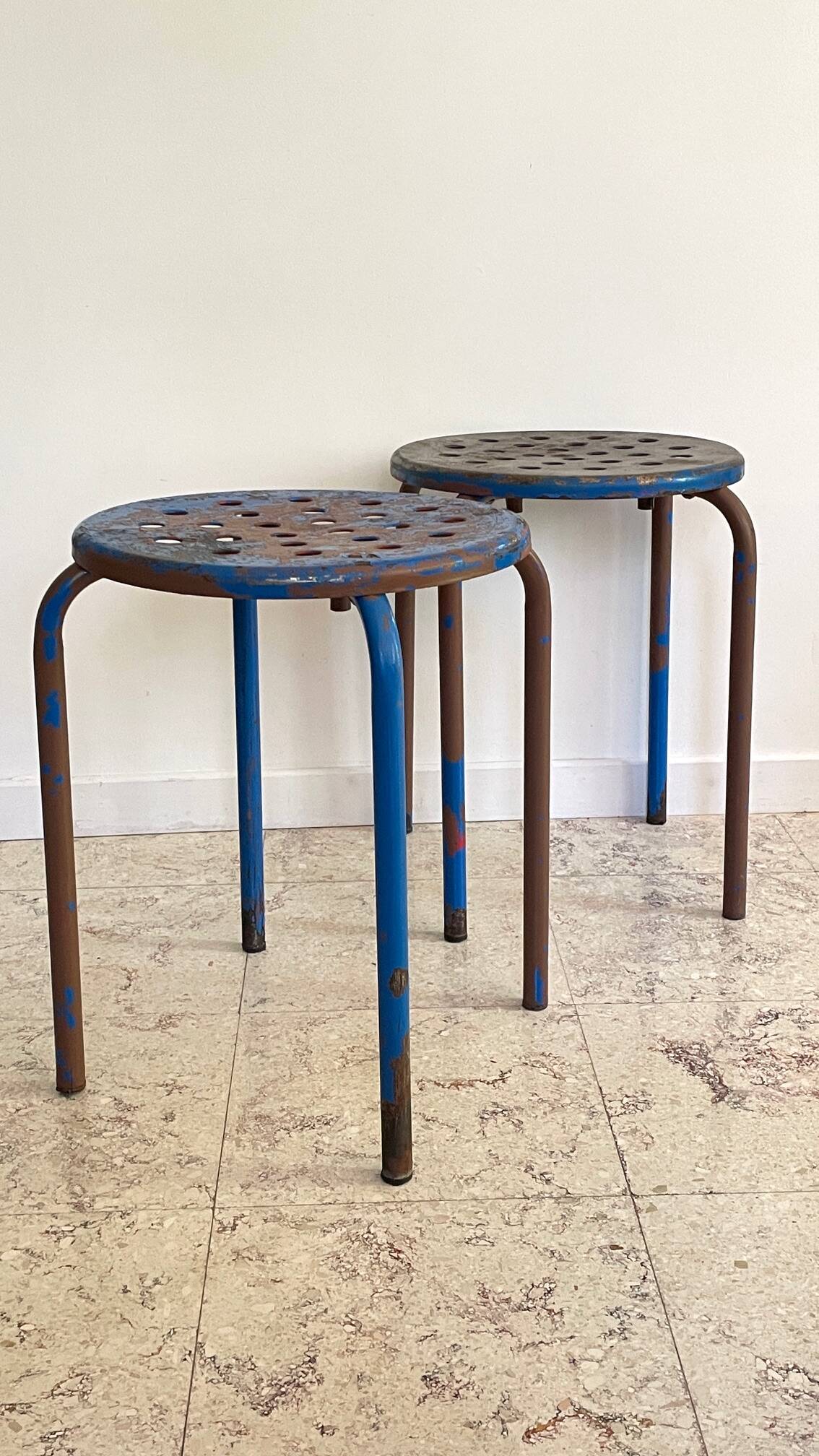 Tabouret industriel acier patine bleue & chocolat vintage