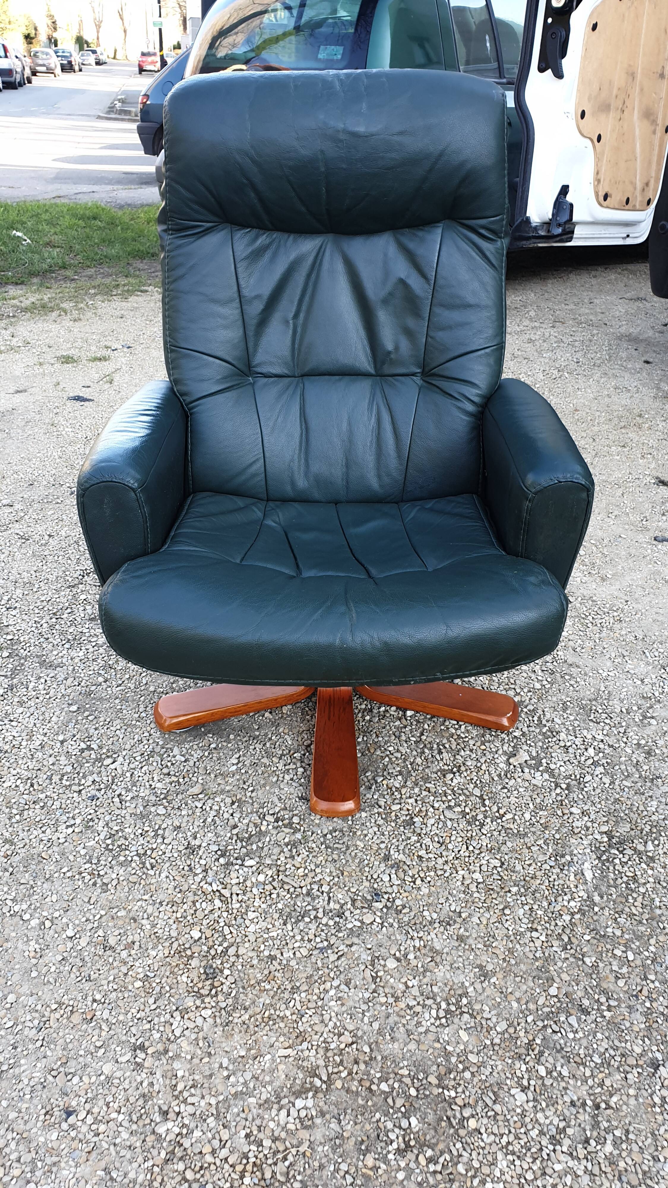 Reclining relaxing chair