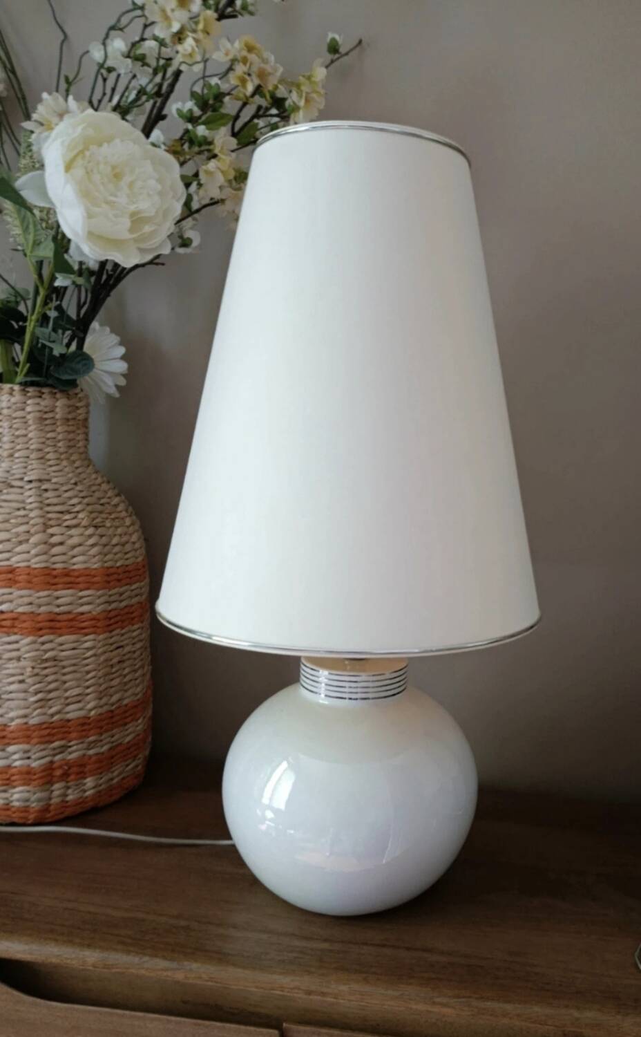 Lampe de salon blanche moderne céramique sphère | modèle Beaulieu