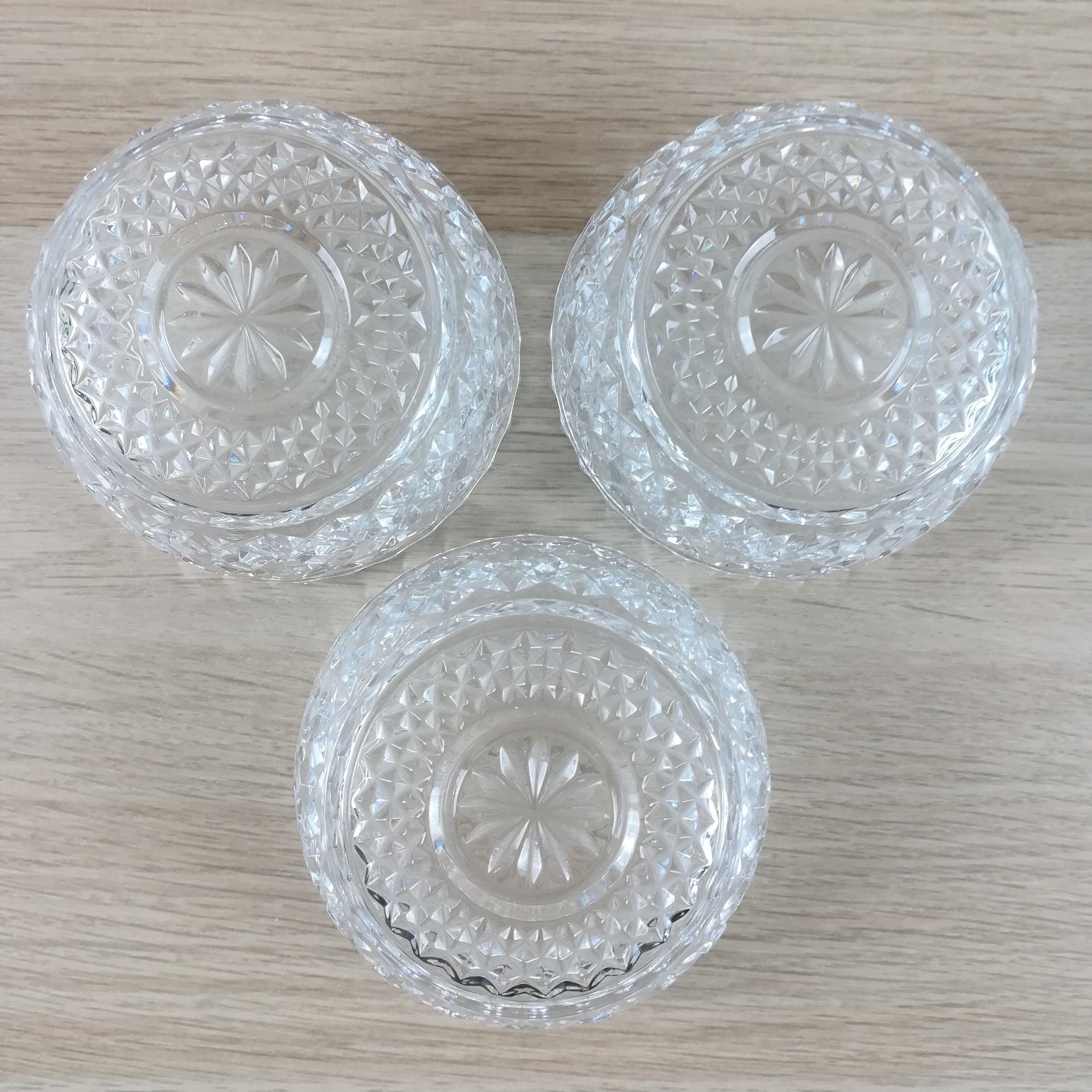 3 chiseled glass cups