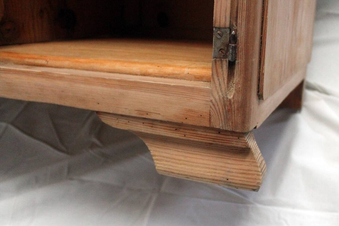 Low mado buffet, marble top, sanded