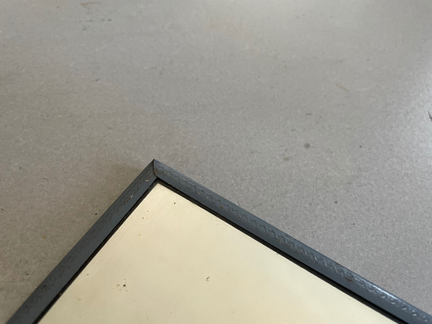 Small metal frame mirror 14x19cm