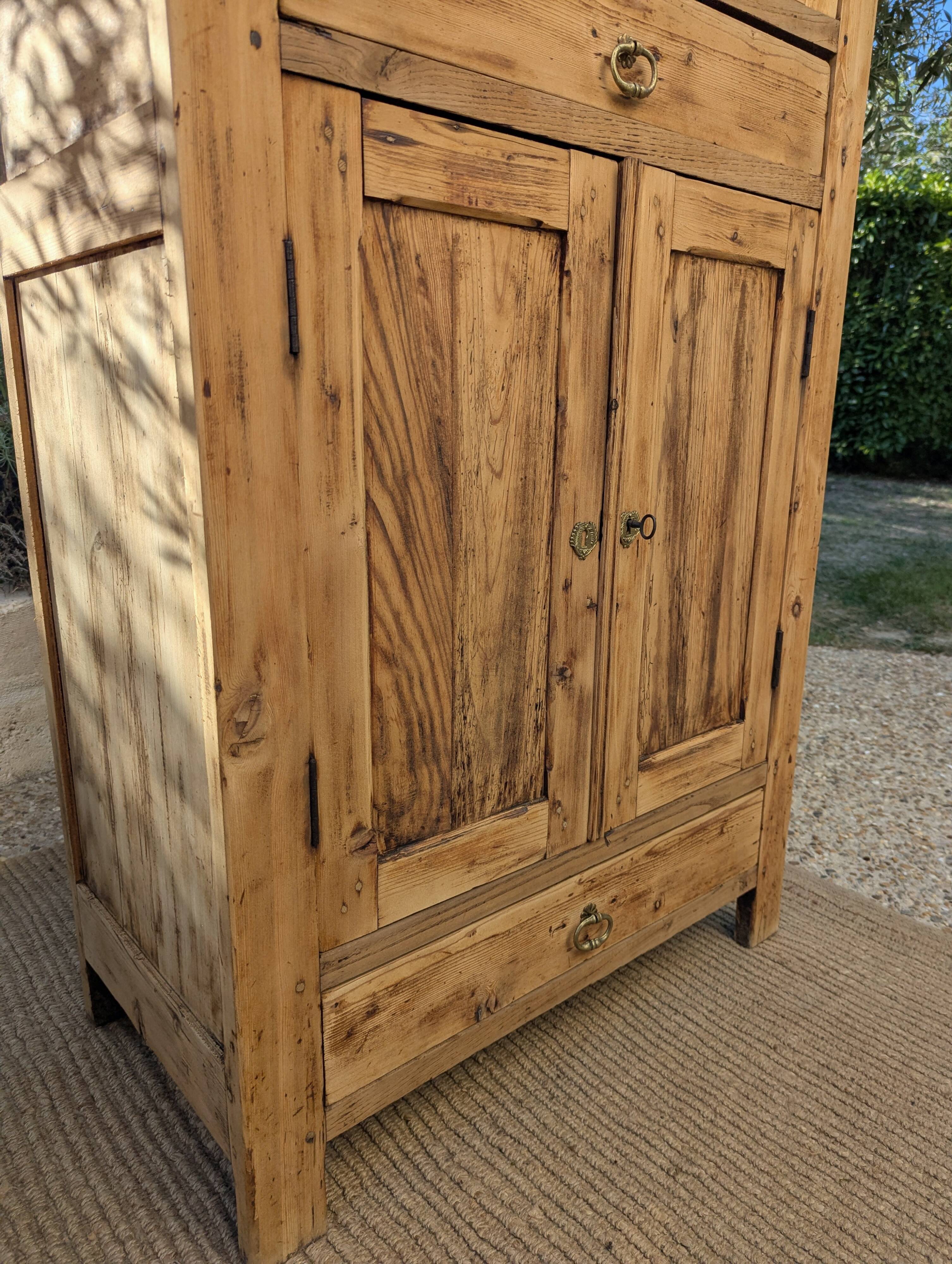 Standing man's wardrobe