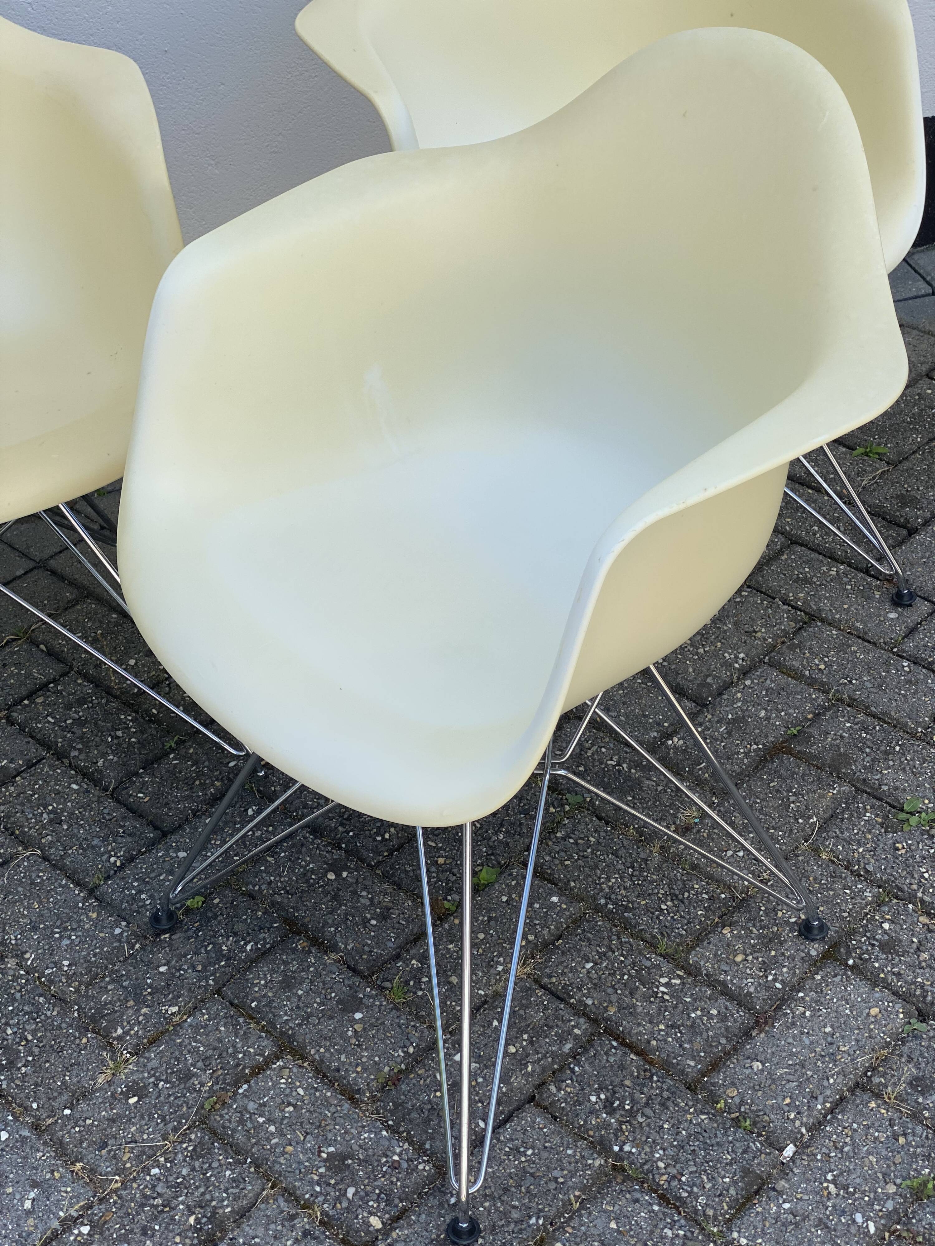 Set of 3 armchairs by Charles and Ray Eames for Vitra edition