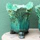 Paire de cache pots en barbotine, feuilles de chou