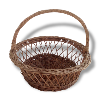 Old wicker basket, cross days