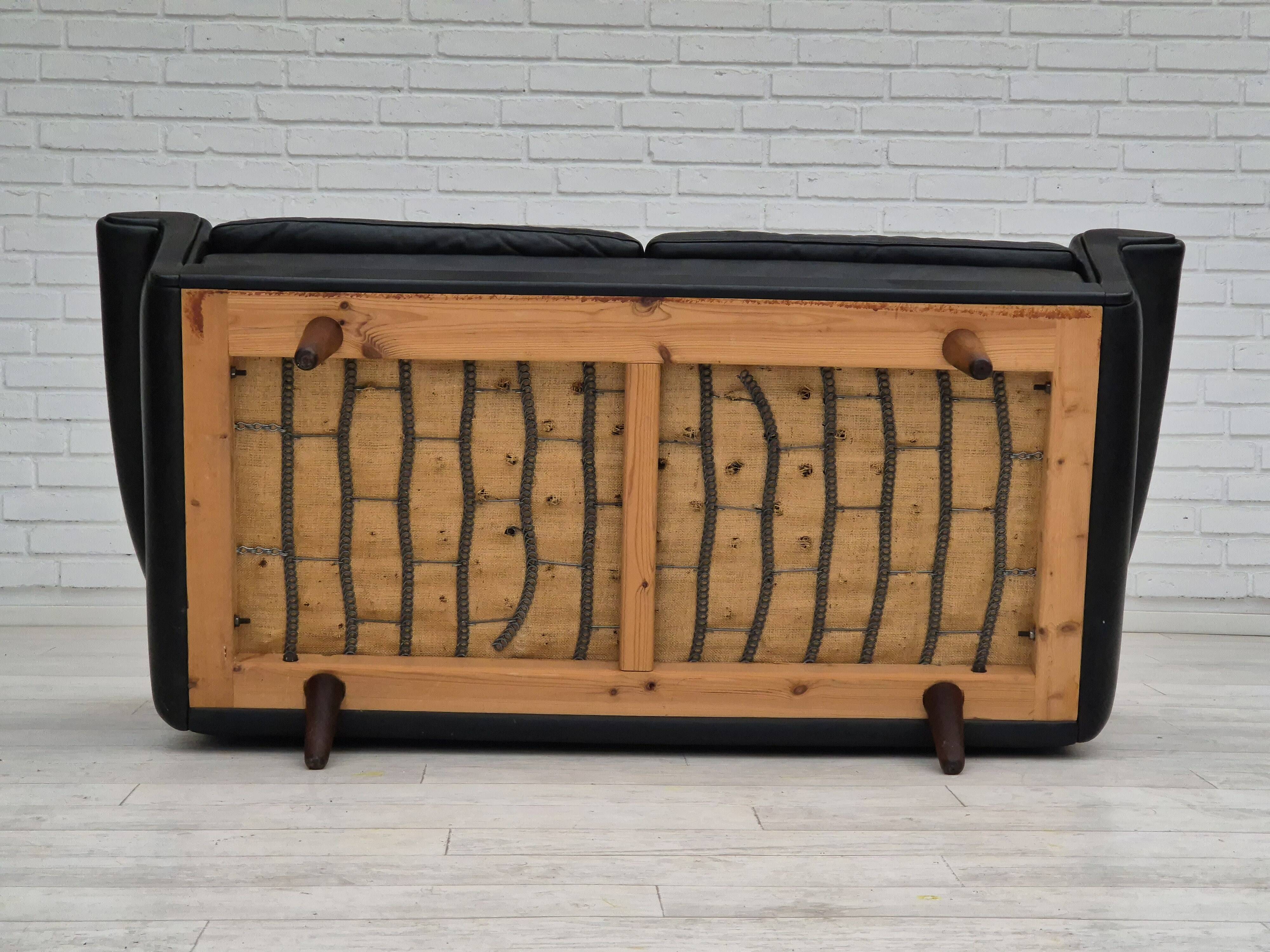 Années 1960, design danois d'Aage Christiansen pour Erhardsen & Andersen, canapé 2 places modèle "Matador".