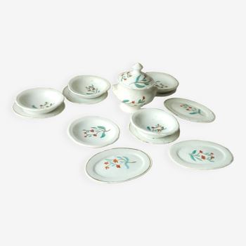 Dinette en faience service de table  decor floral