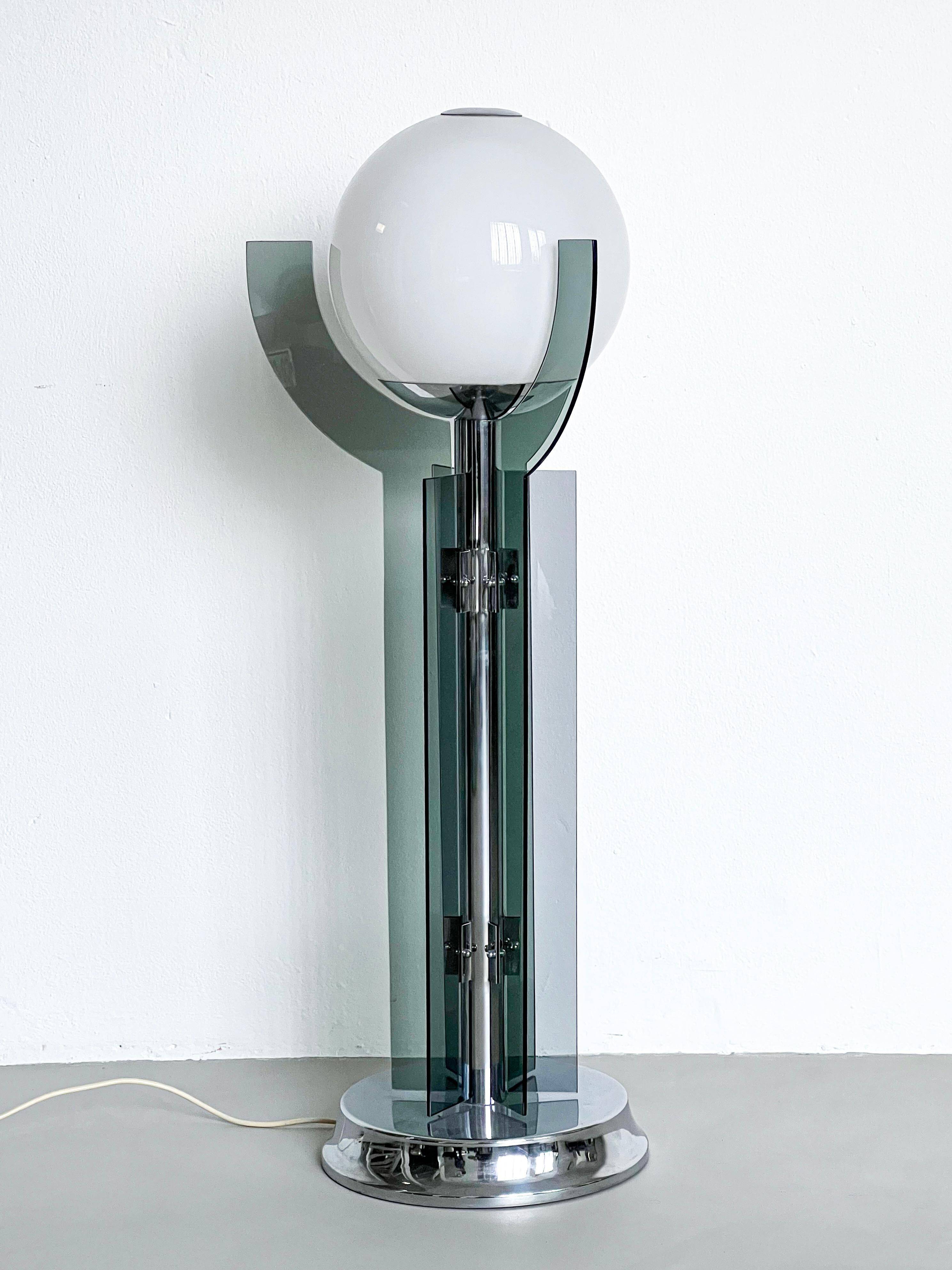 Lampadaire en verre italien des années 70, en verre fumé et opalin.