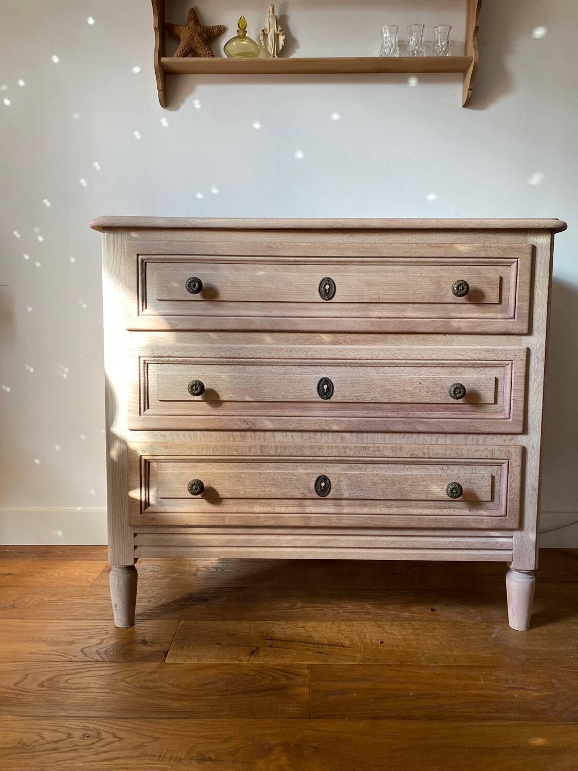 Commode 3 tiroirs en bois massif ancien rénové