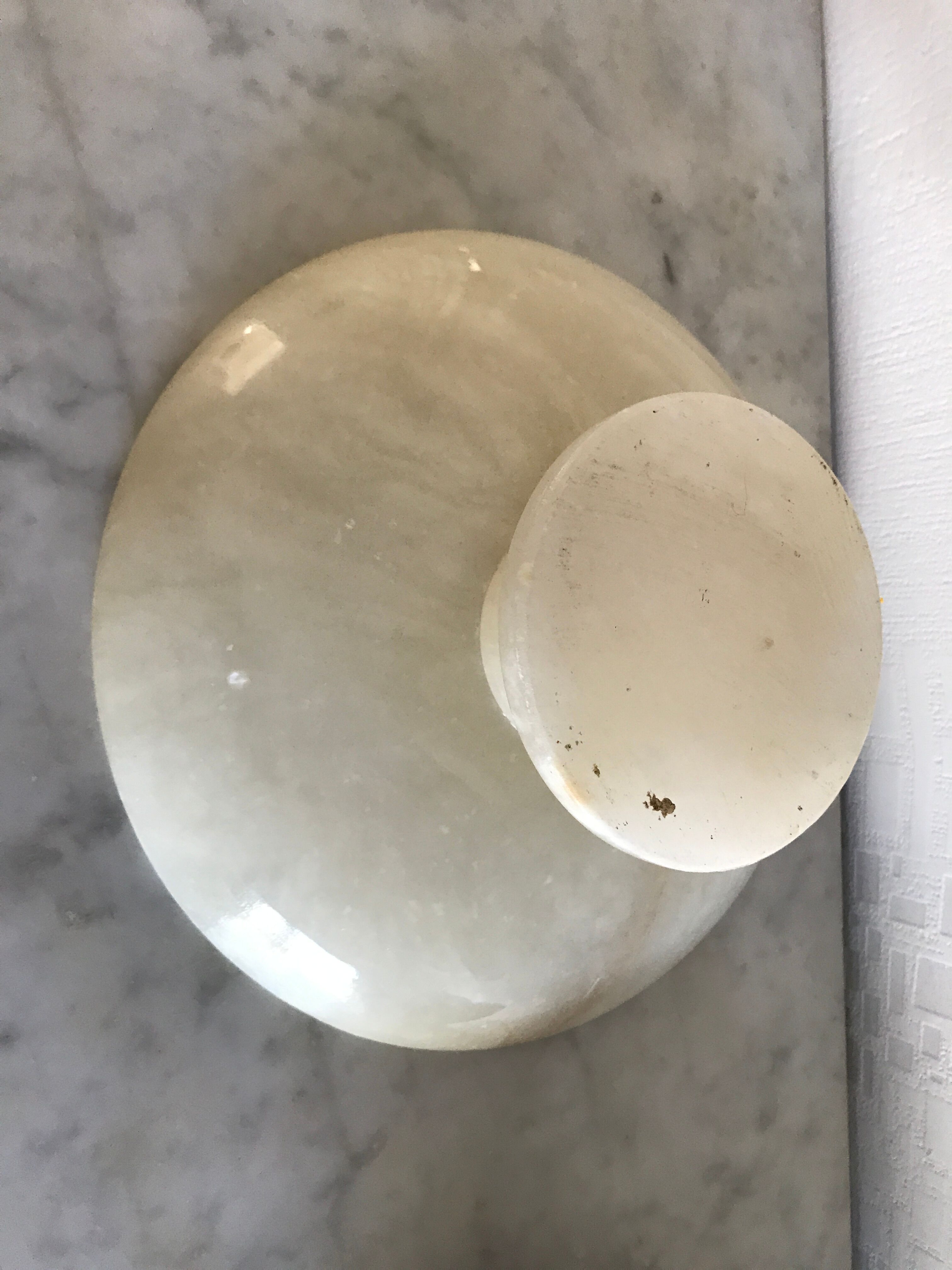 Cut that foot in white onyx