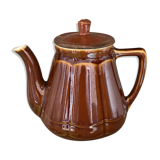 Teapot in brown earthenware