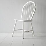 Contemporary White Scandinavian Chair