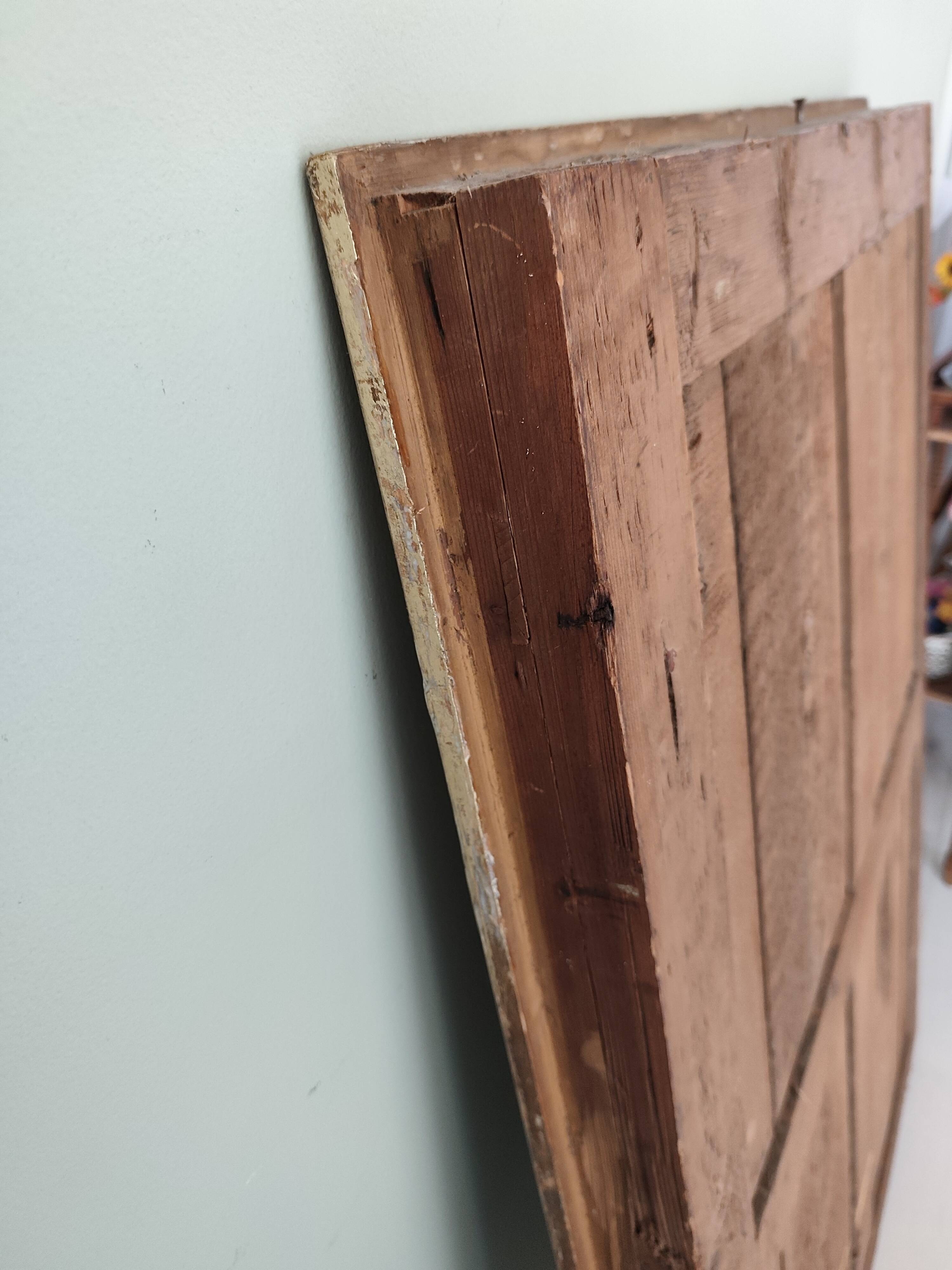 Wood and gilded stucco mirror, 19th century, 115 x 61.5 cm.