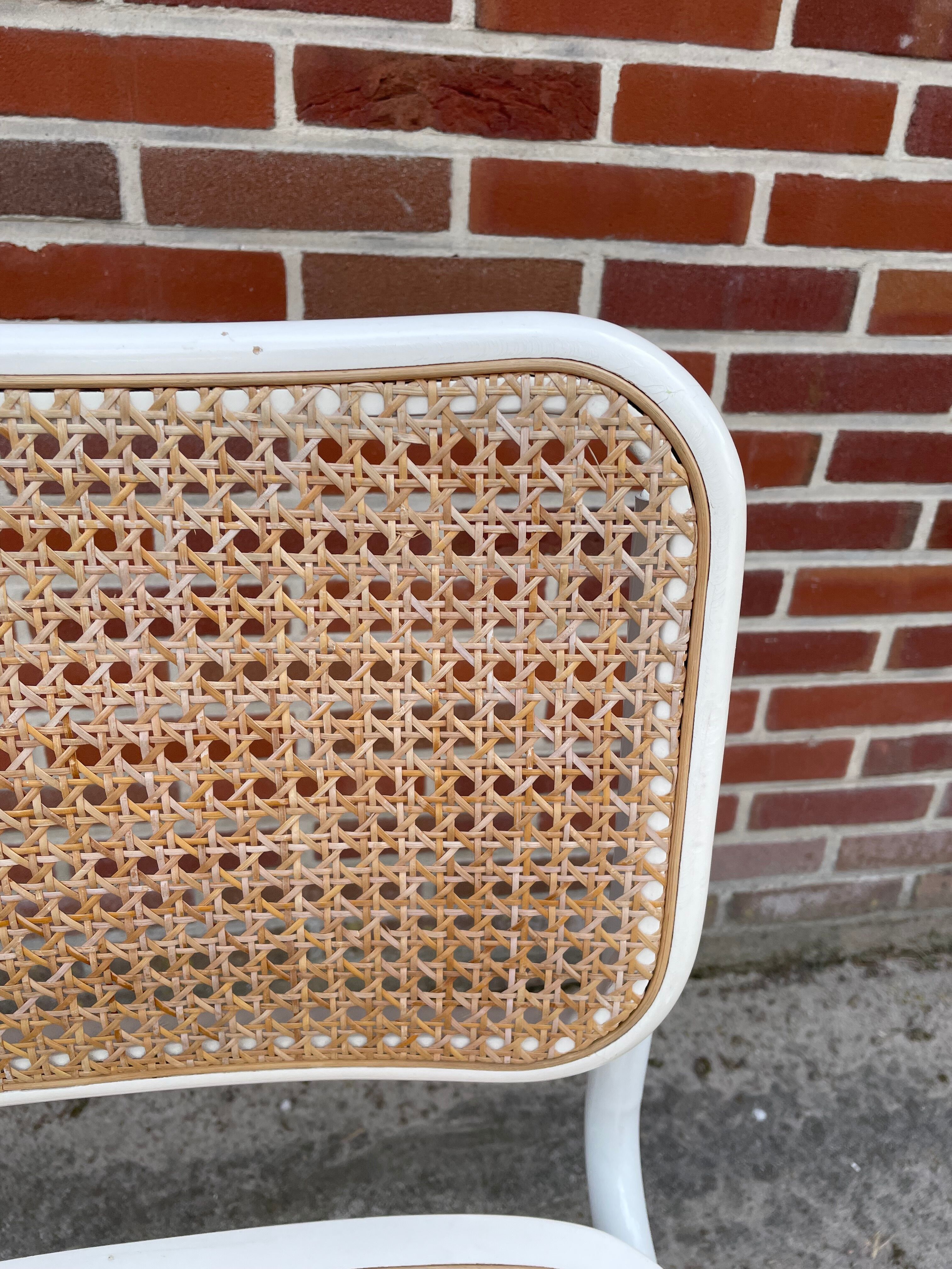 Cesca design chair b32 model in white design