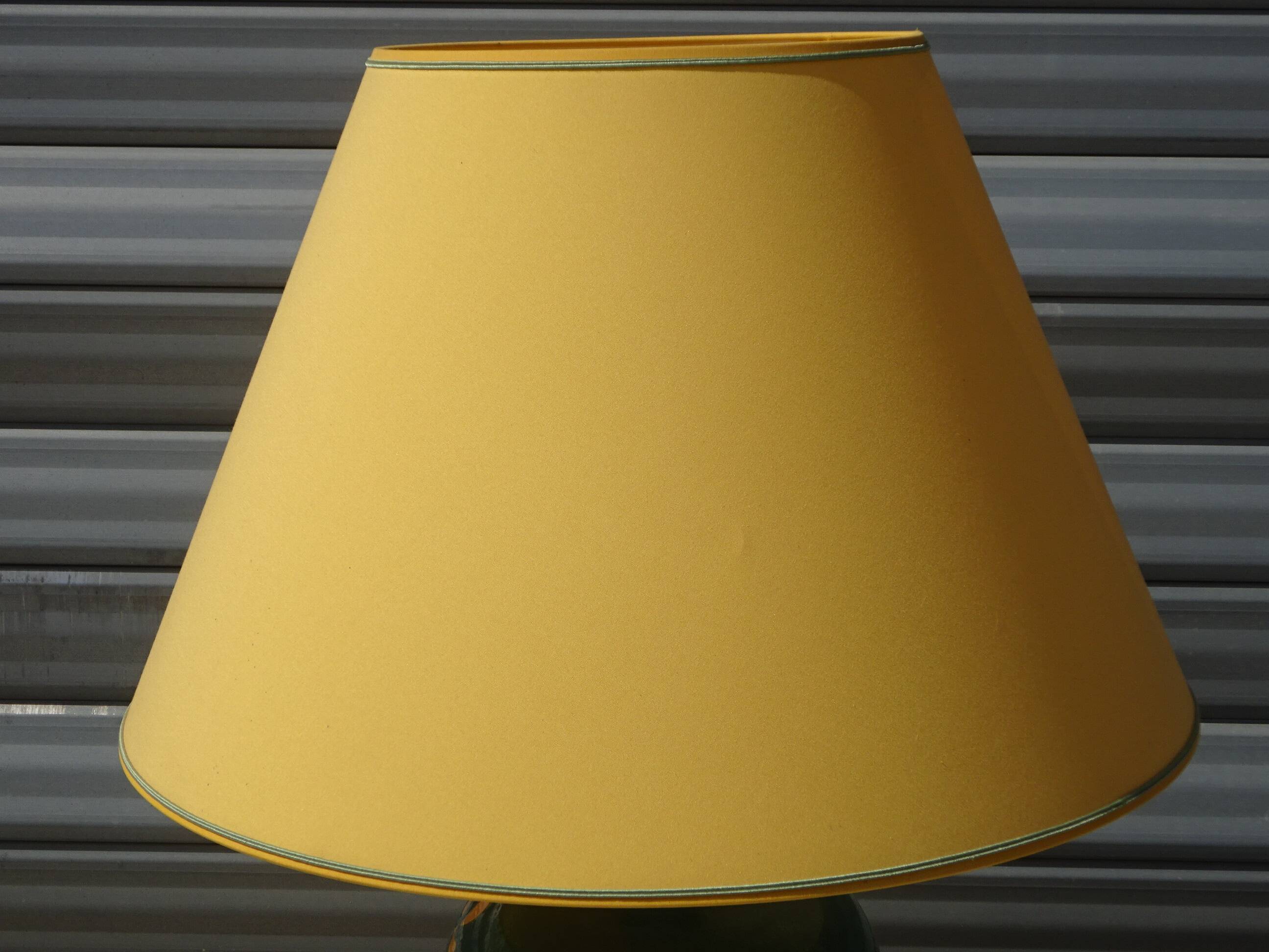 Ceramic lamp, vase and matching plate, Drimmer