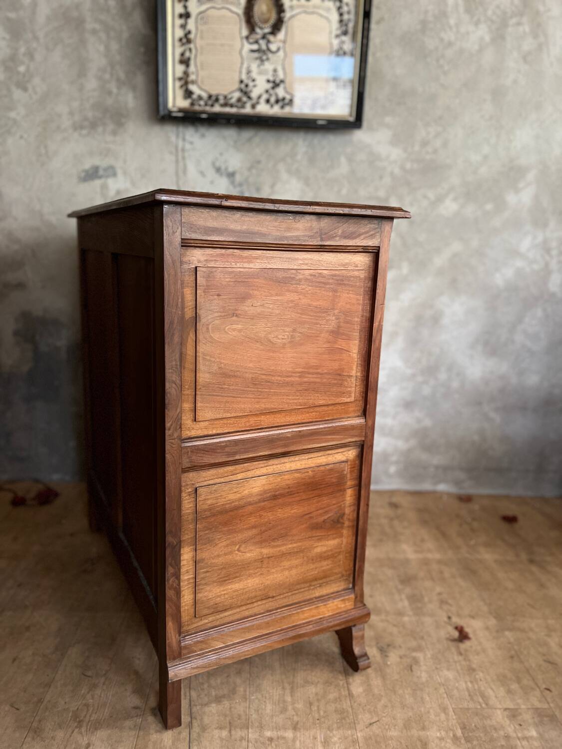 Old chest of drawers