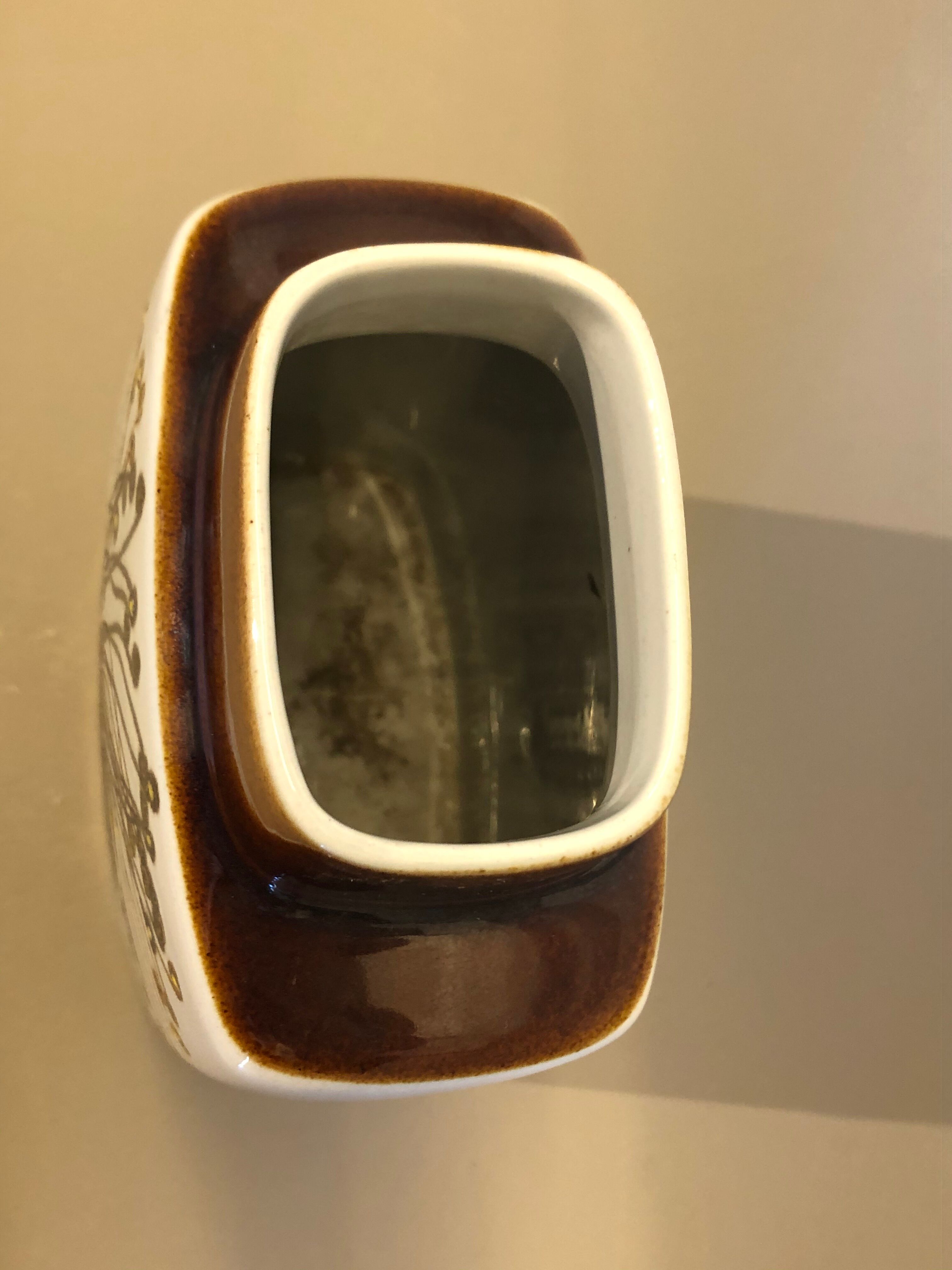 Fajance ceramic vase