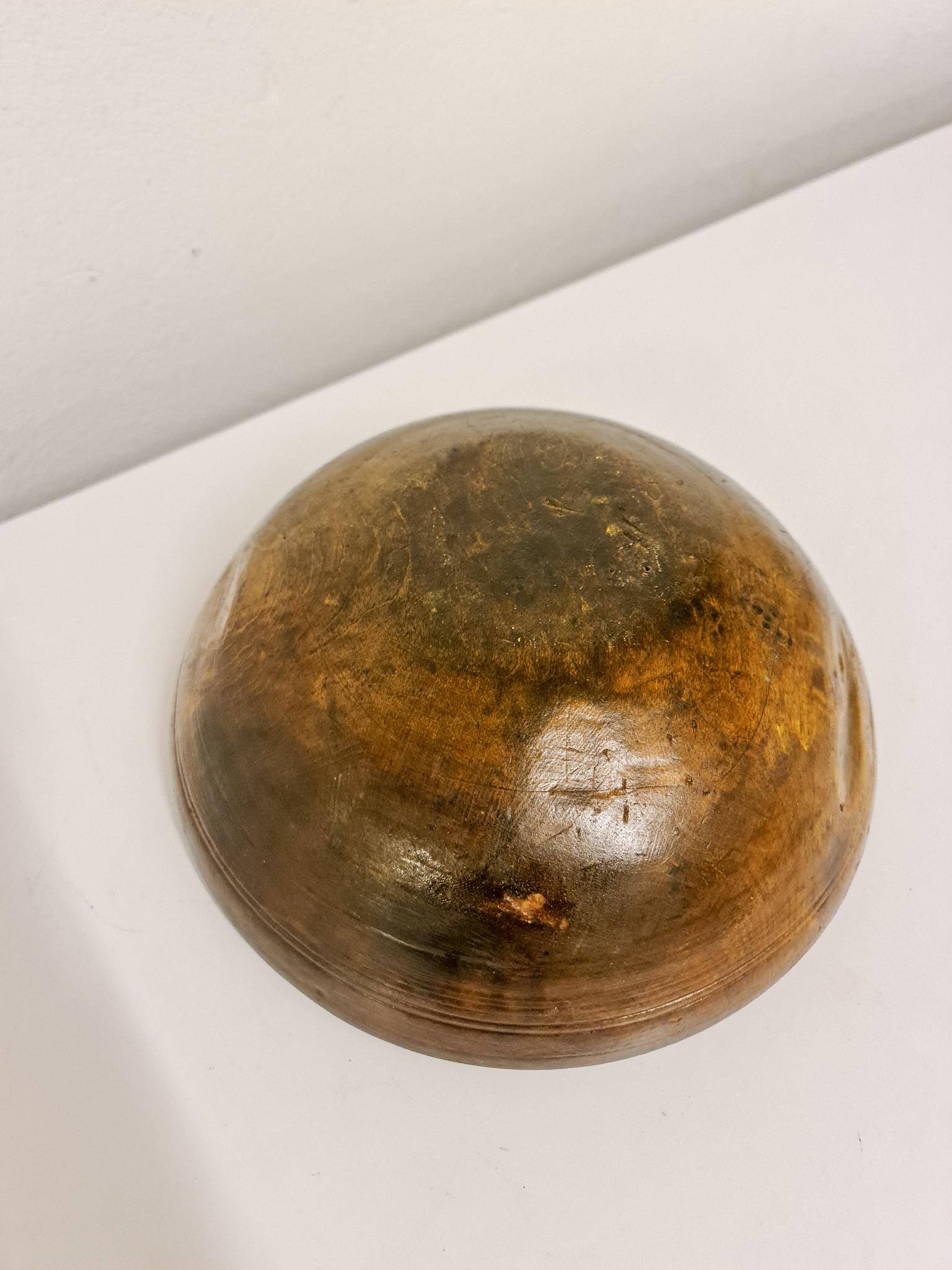 Swedish folk art, unique farmer's bowl from the early 19th century in painted wood.