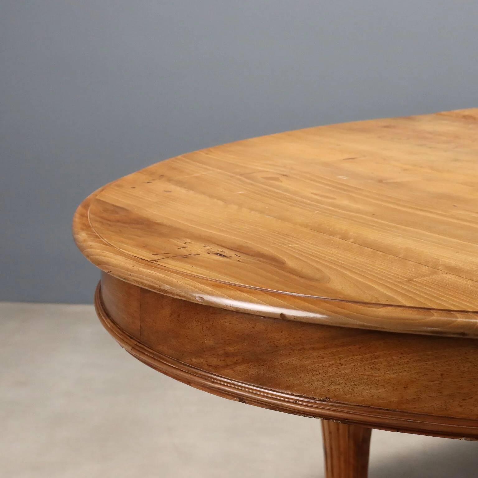 Table extensible en noyer - Italie XIXe siècle