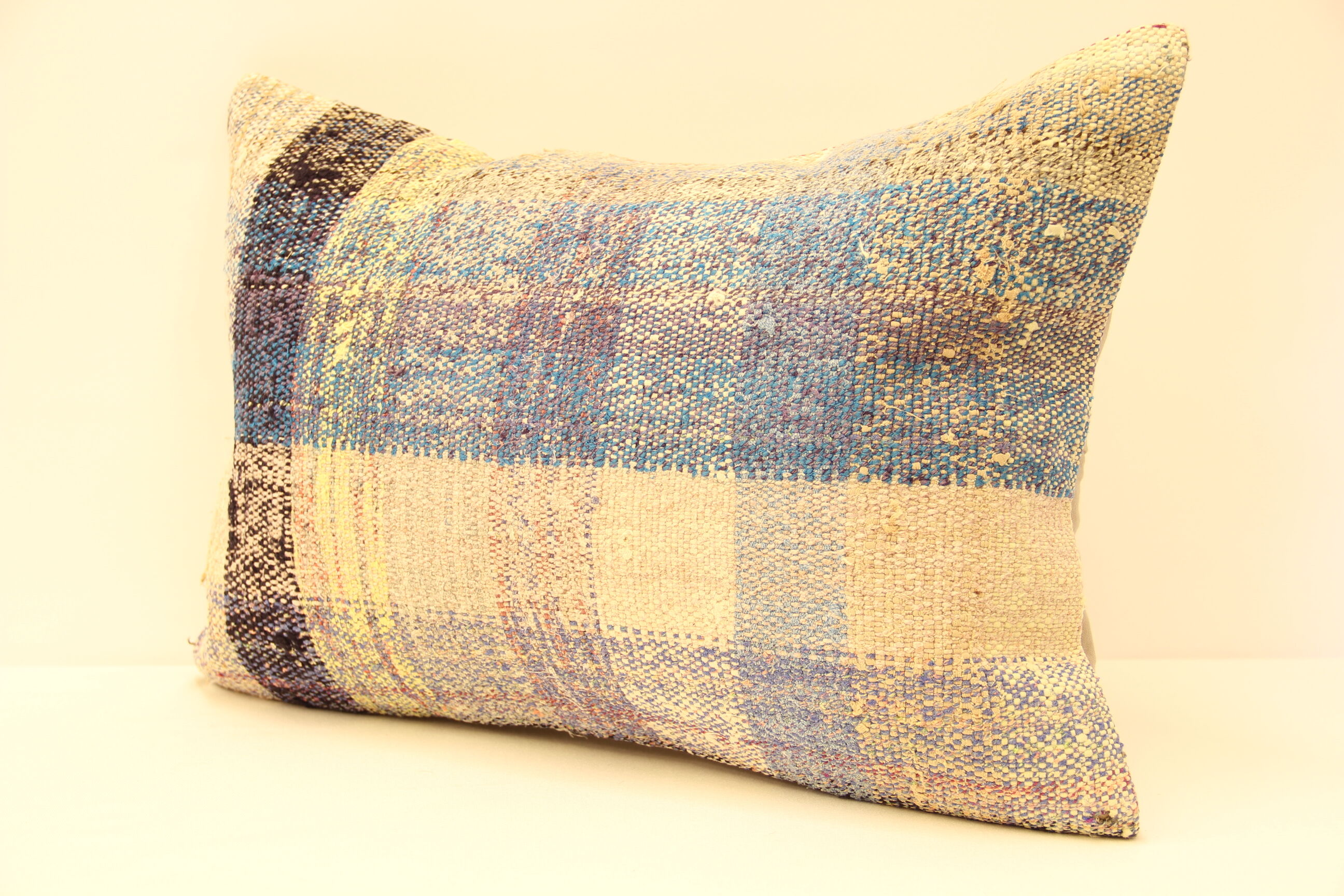 Throw pillow, cushion cover 40x60 cm