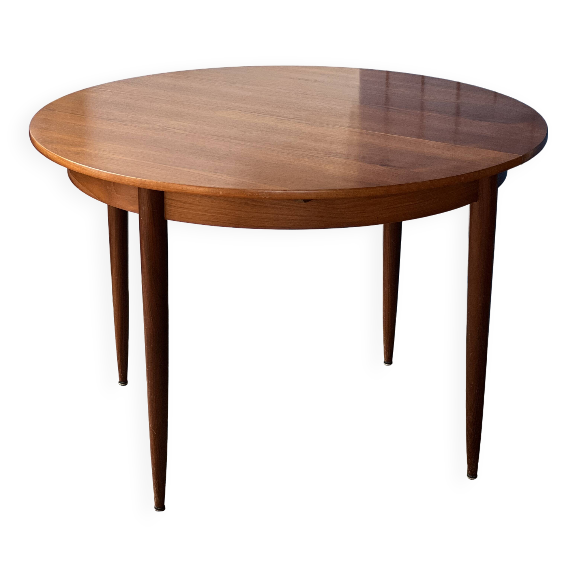 Round extendable table