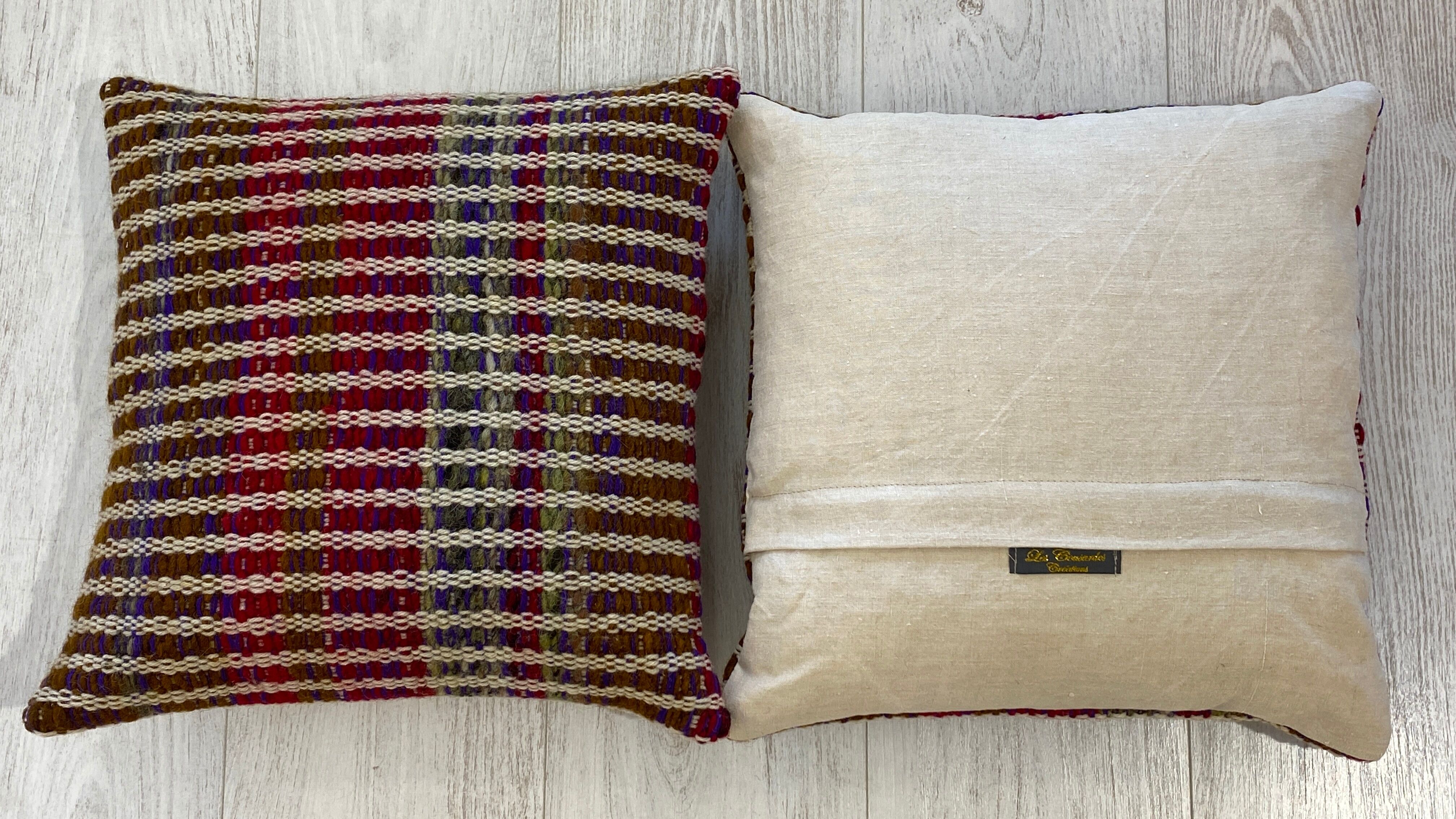 Pair of cushions in wool weave