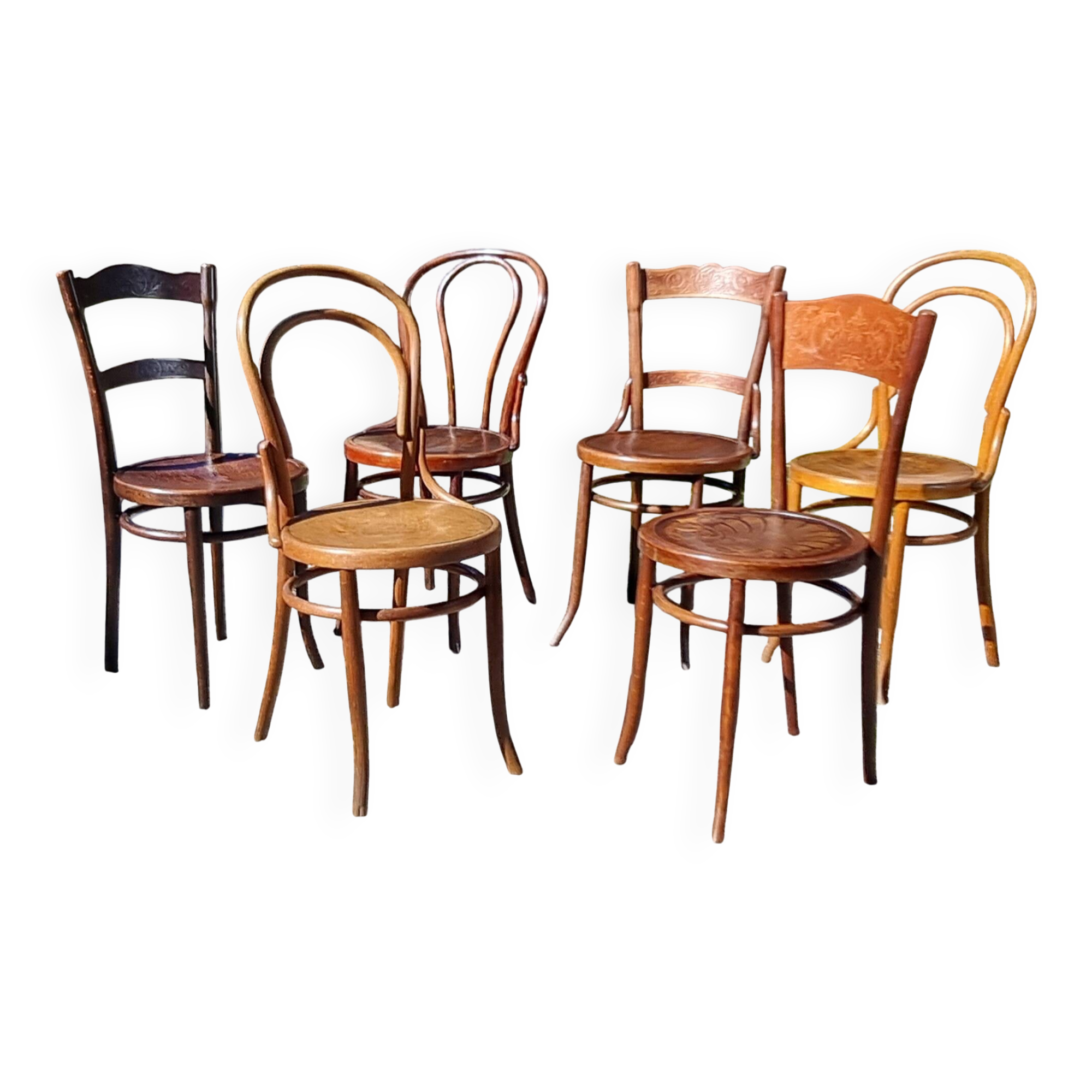 6 Thonet Fischel bistro chairs and others in curved wood from the early 20th century
