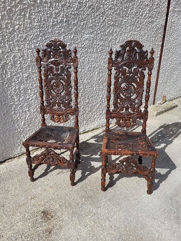 Pair of large chairs to restore in carved wood of the xix th century ref je