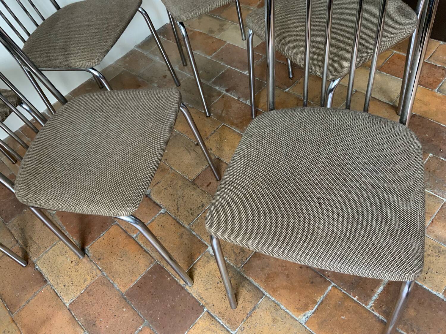 6 chrome metal chairs