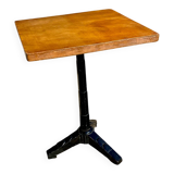 Bistro table in cast iron