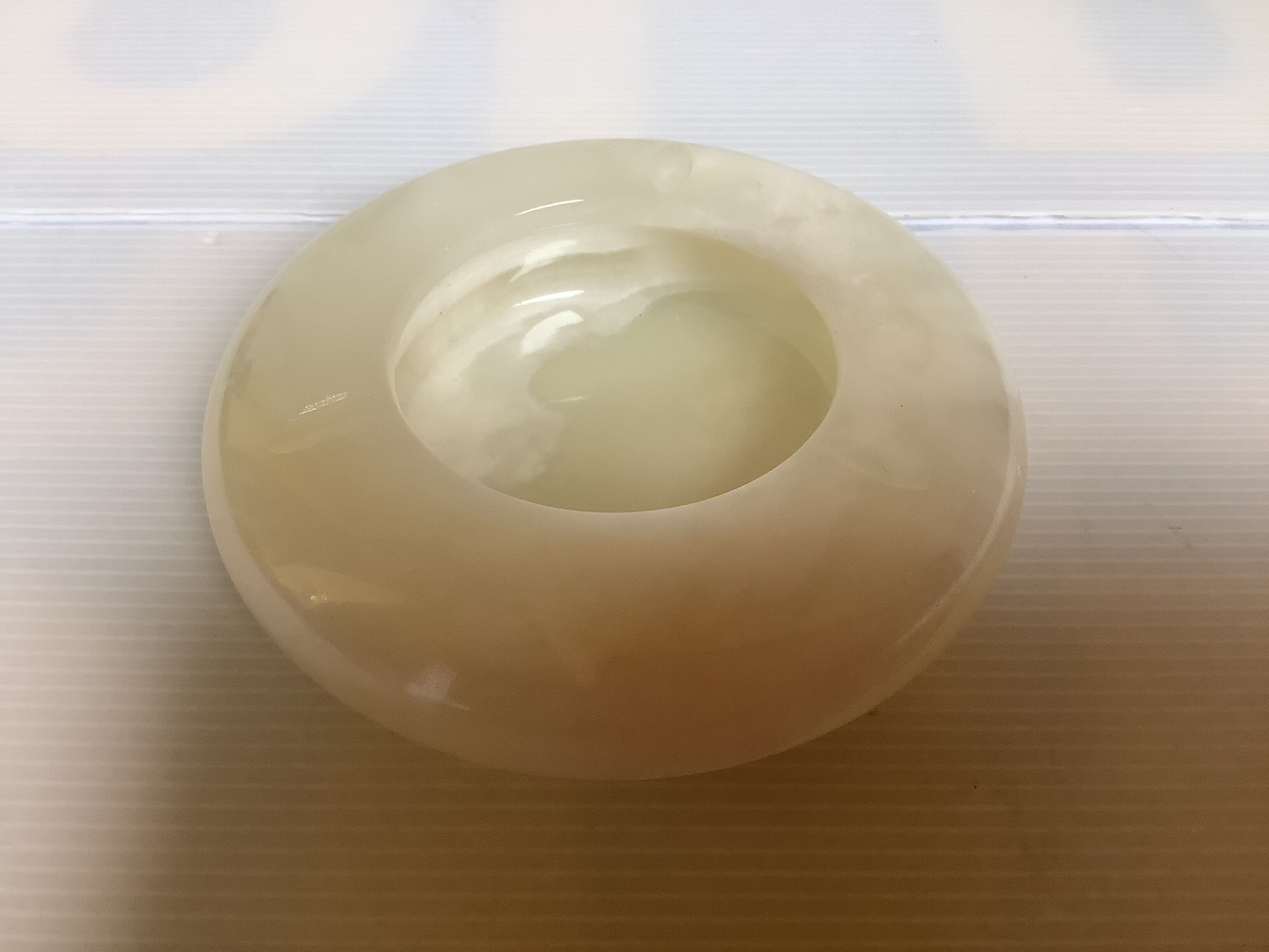 Round ashtray white marble