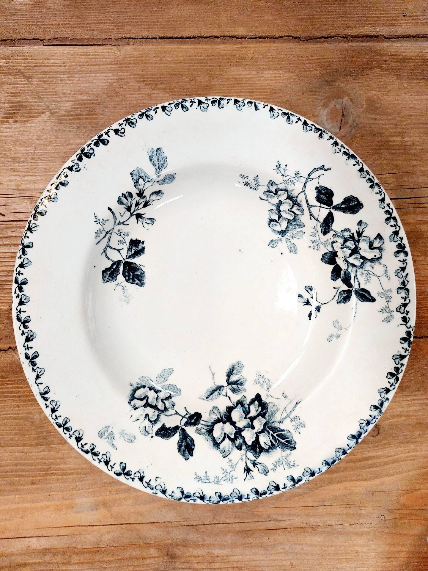 Duo d’assiettes creuses en terre de fer