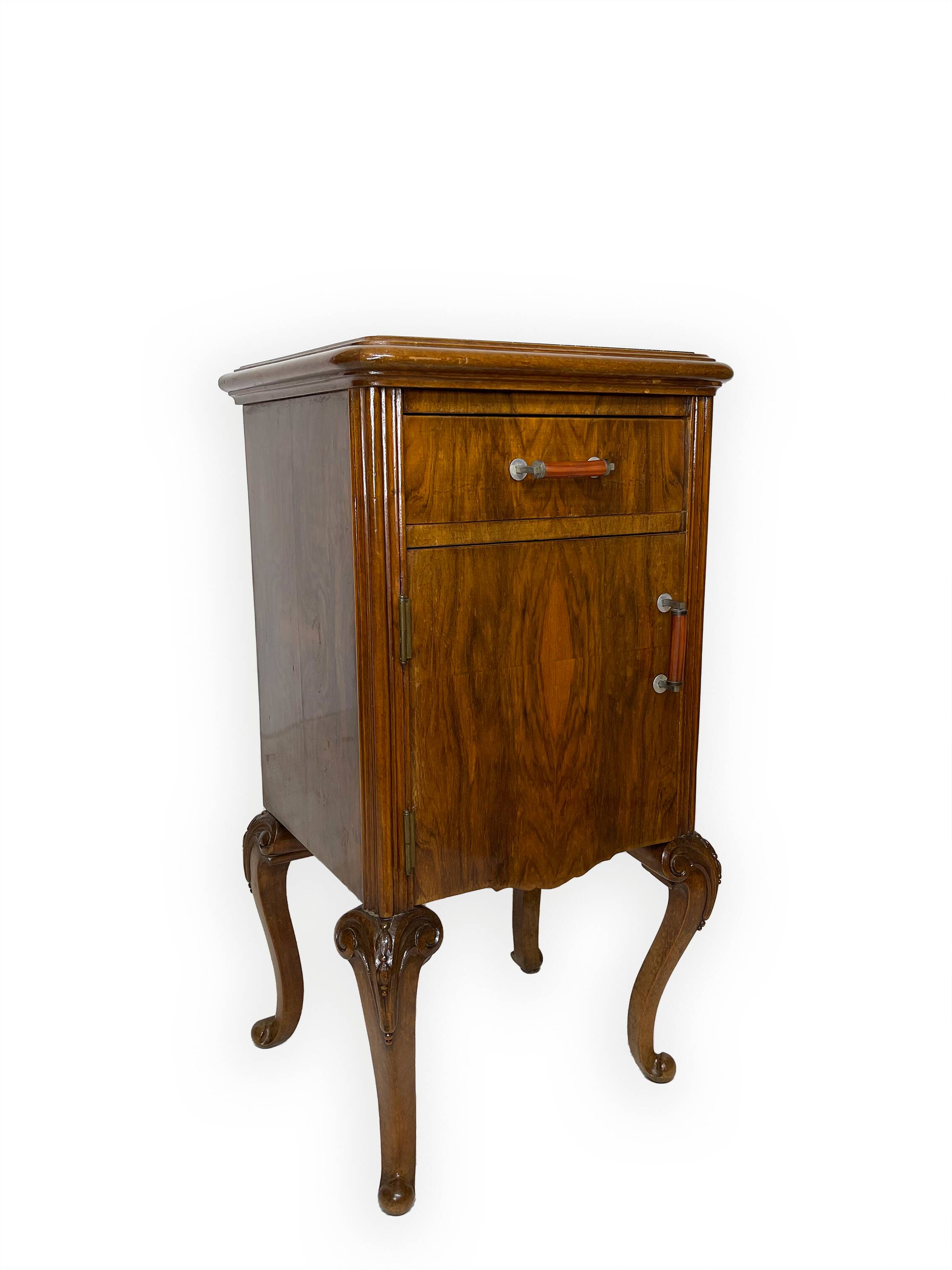Tables de chevet italiennes en noyer, années 1930/1940