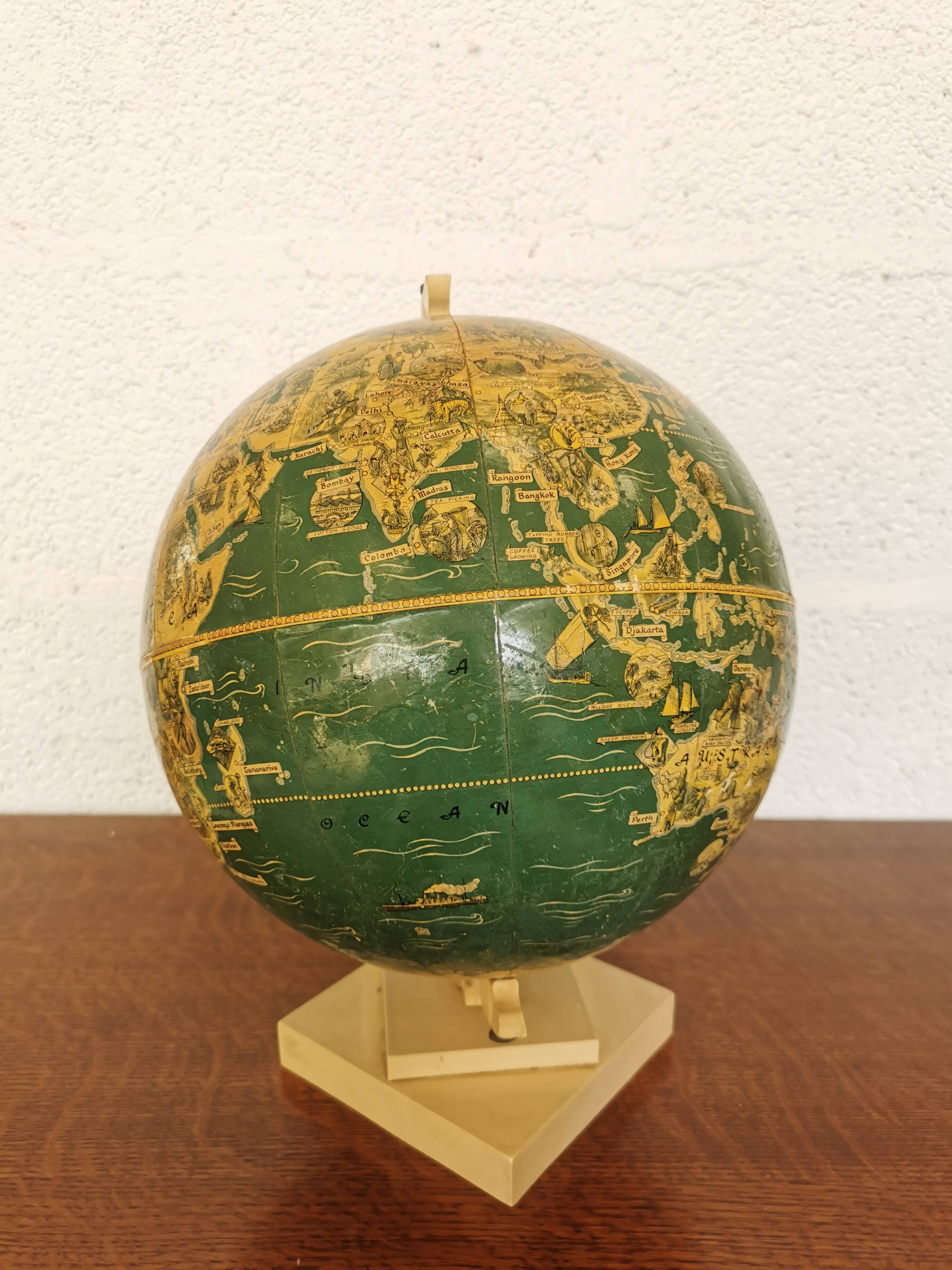 World map, Philip's Pictorial Globe