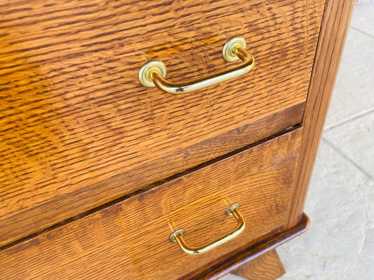 Commode vintage en noyer, pieds compas , circa 1950s