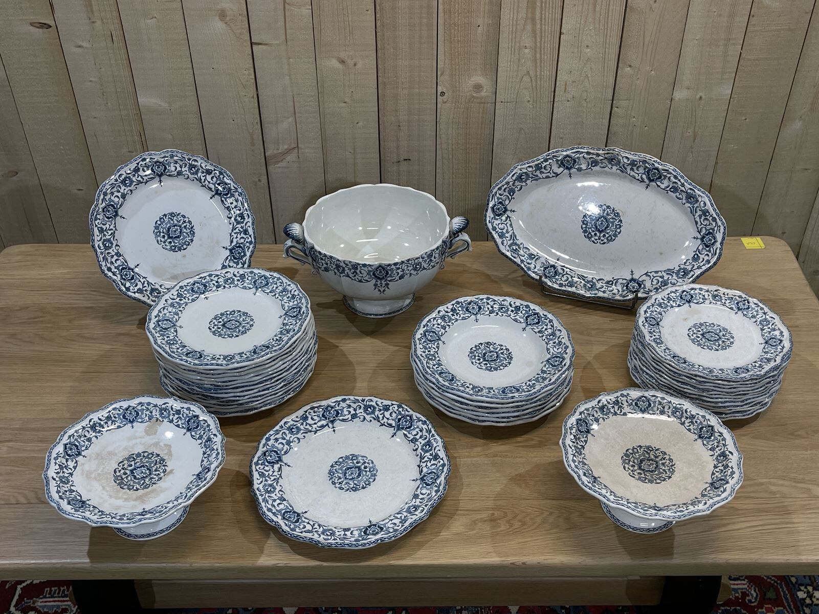 Table service in earthenware of Gien late nineteenth century