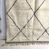 Moroccan Berber carpet Beni Ouarain with black diamonds 2,85x2.10m