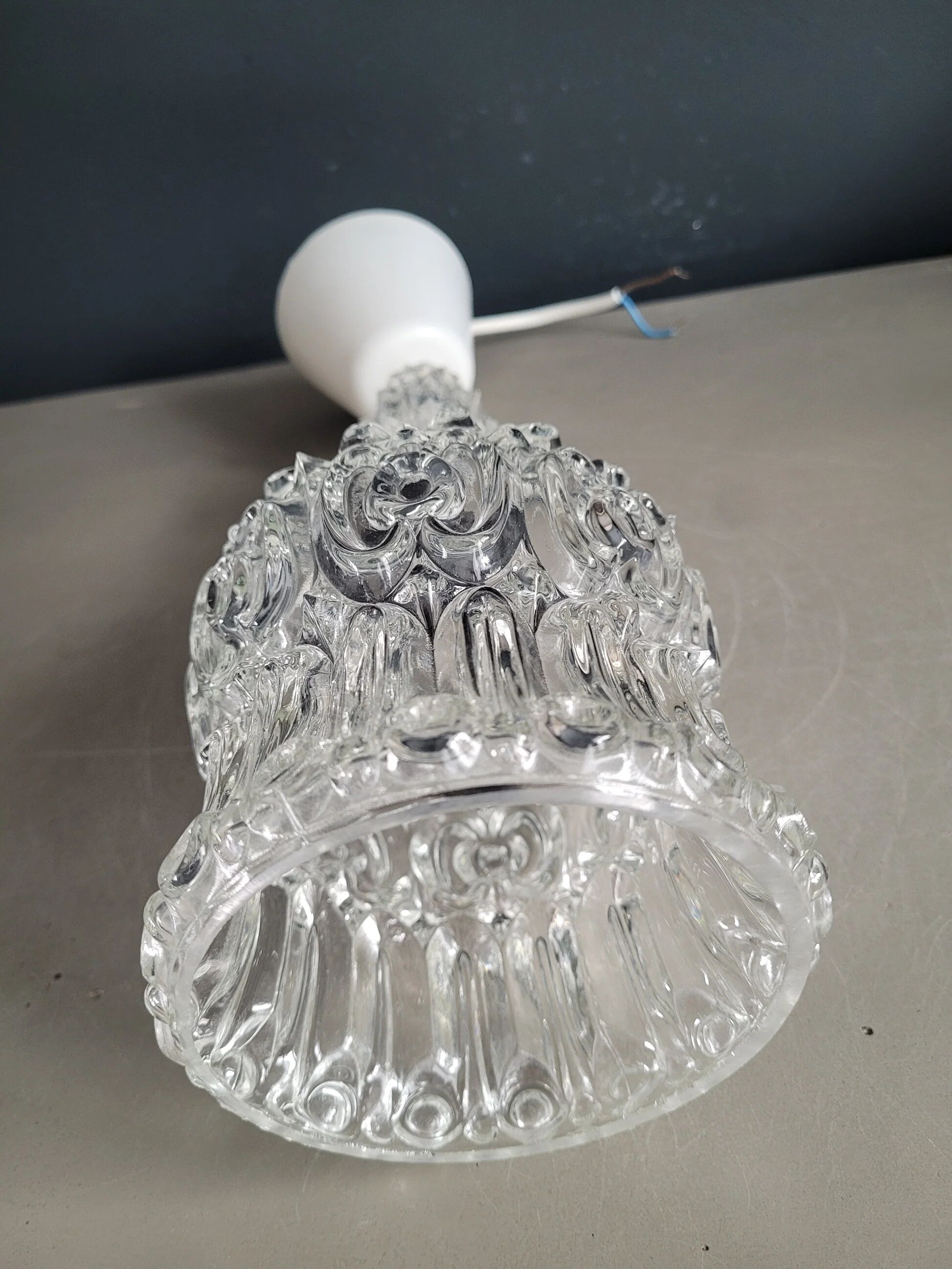 Vintage glass moulded suspension