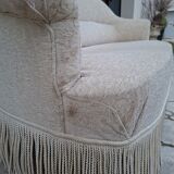 "Crapaud" bench in the richly decorated Napoleon III style.