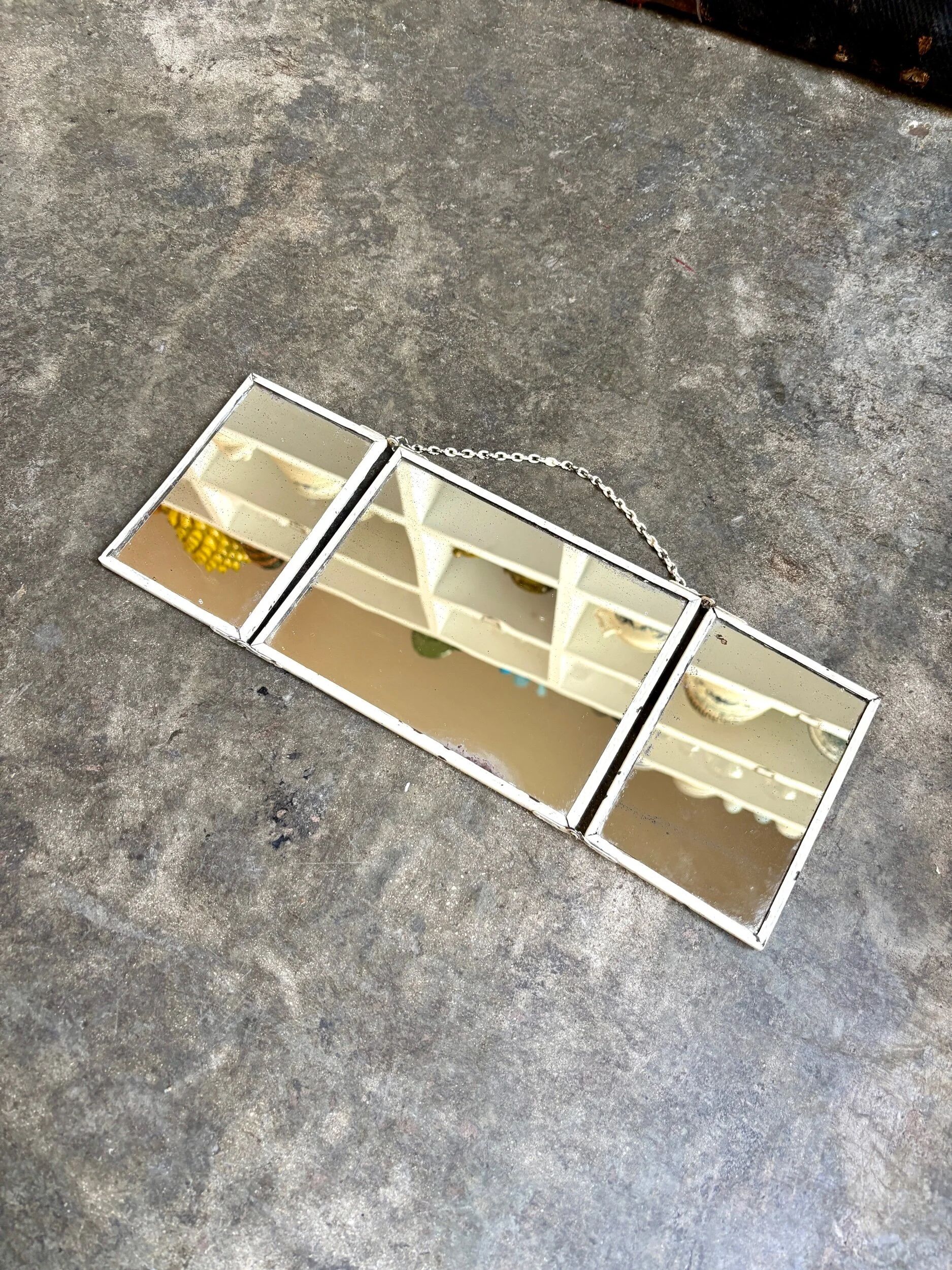 Miroir triptyque en métal beige