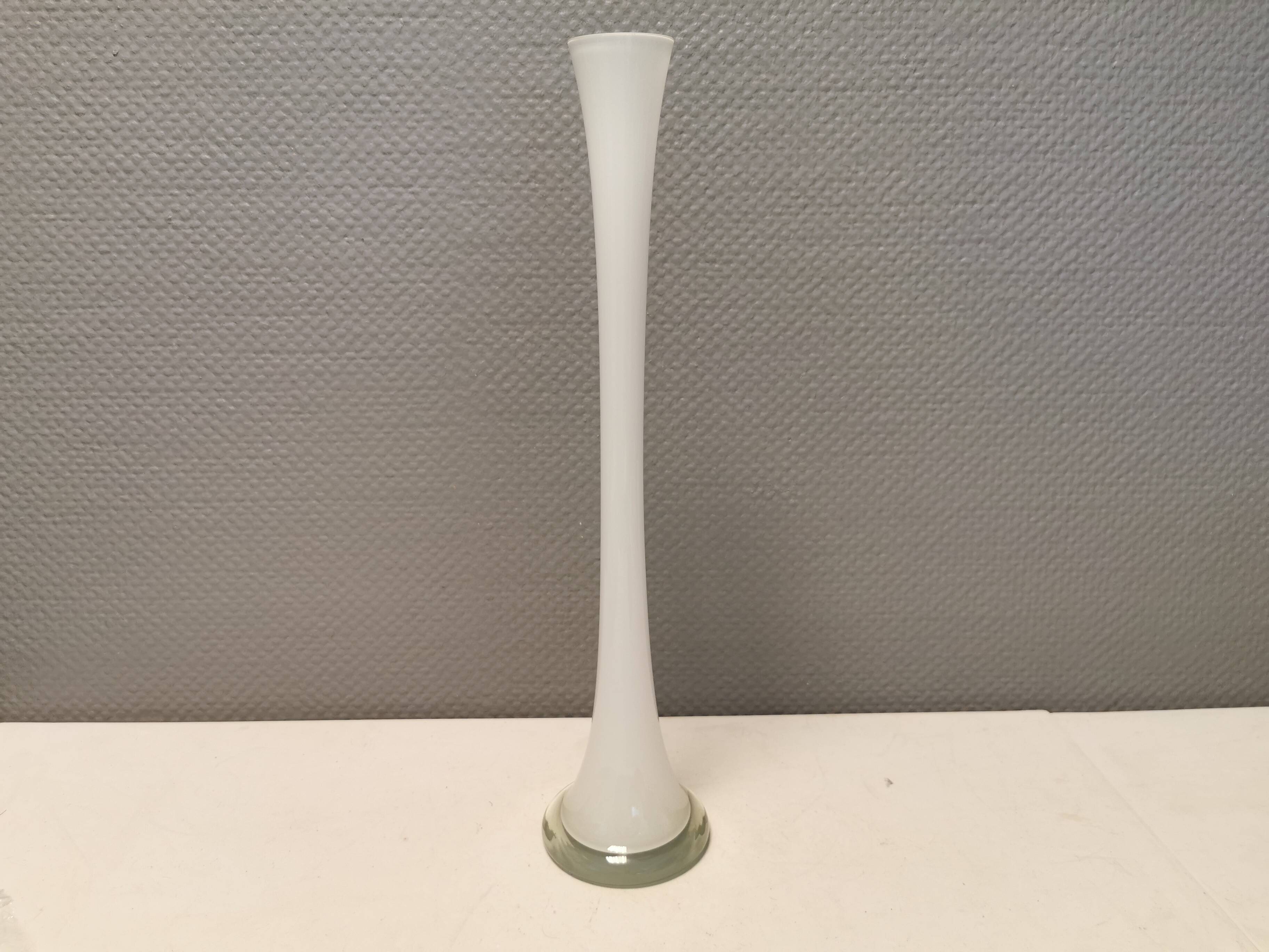Tall, slim glass vase, in double layer glass (translucent and milky white)