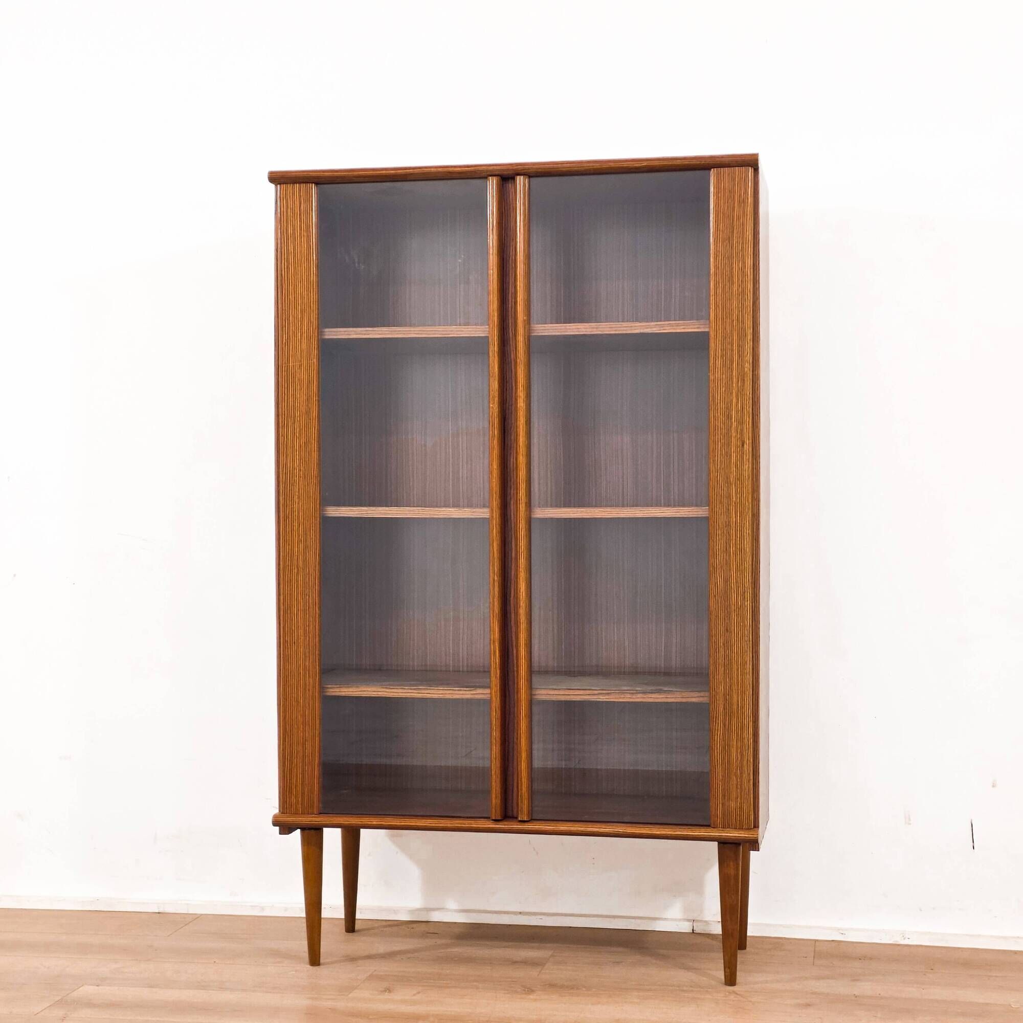 Bibliothèque vitrée scandinave en bois, années 1960