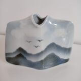 Virebent ceramic vase