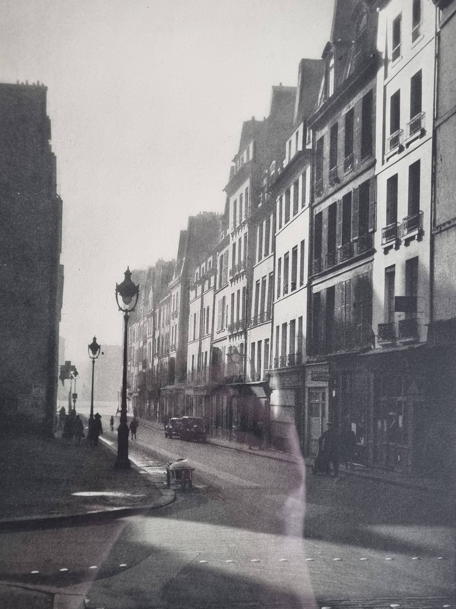 Rémy Duval – Rue de l'Île Saint-Louis, photoengraving from 1946 – Framed under glass