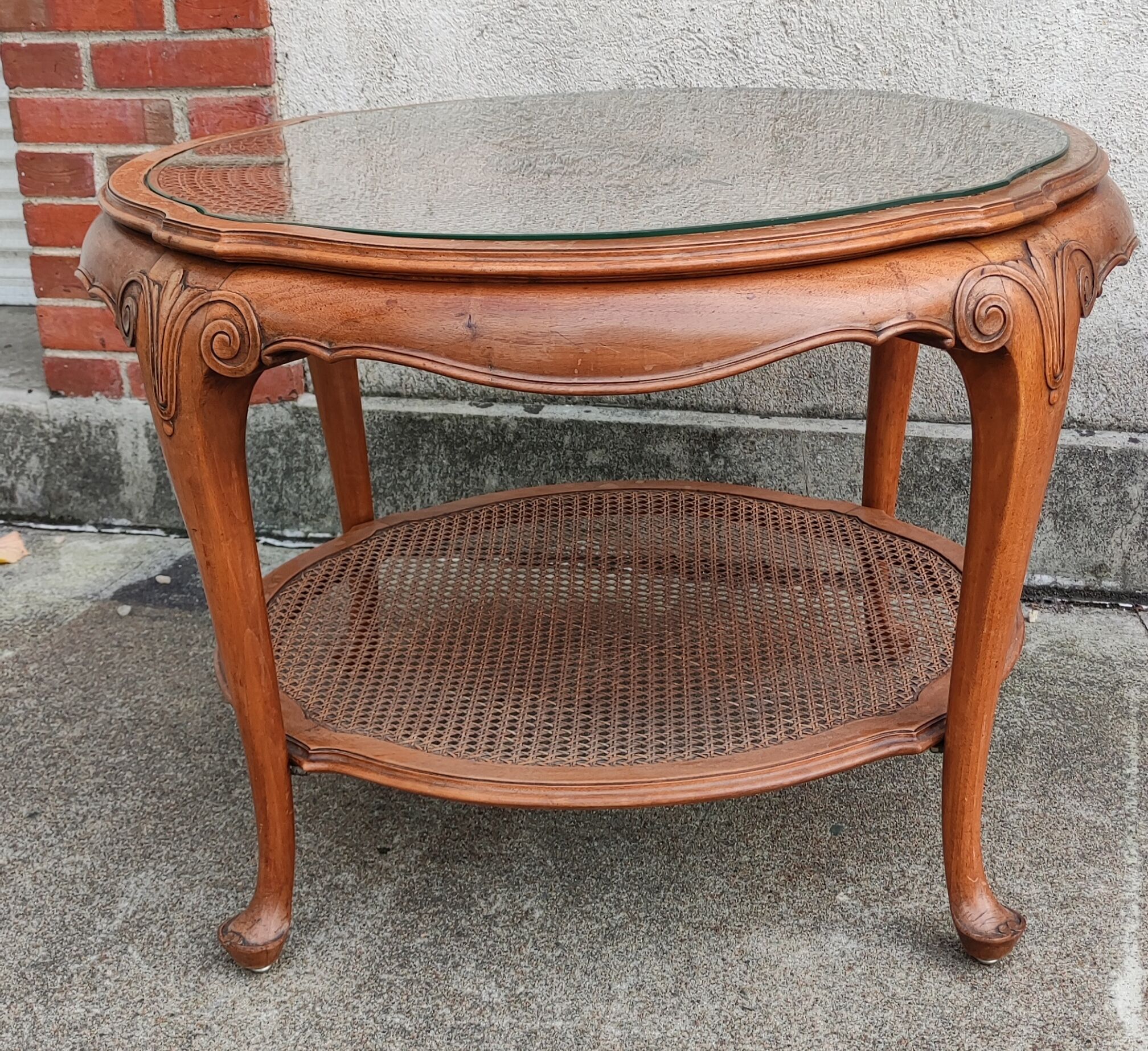 Old round coffee table chippendale style