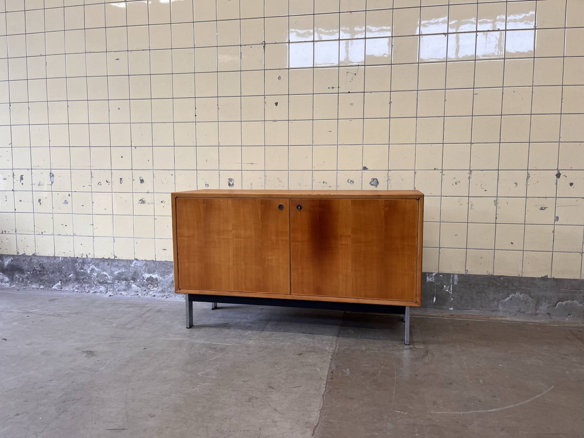 Vintage cabinet