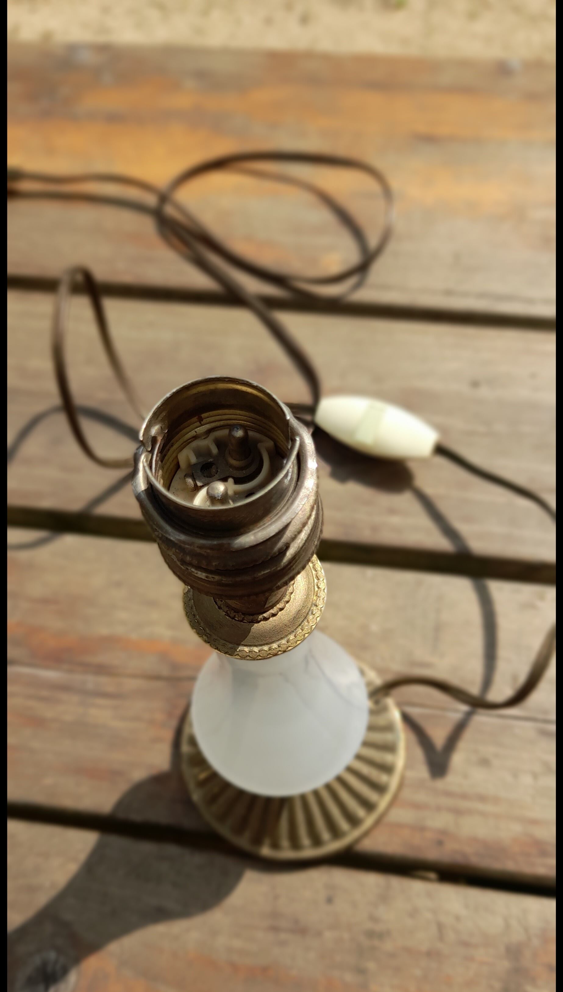 Old small lamp to put foot opaque glass, golden metal base