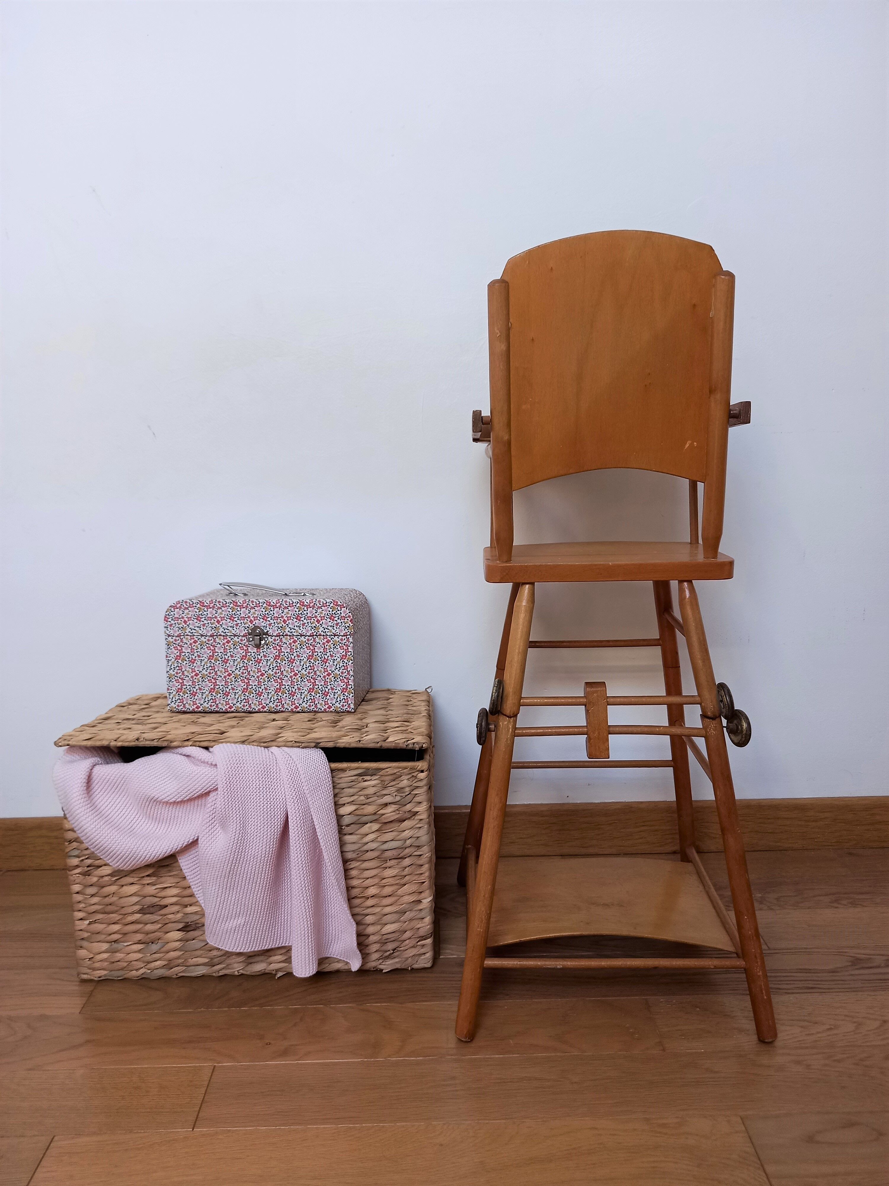 Chaise Haute pour Poupées Victorienne en Faux Bambou, France en vente sur
