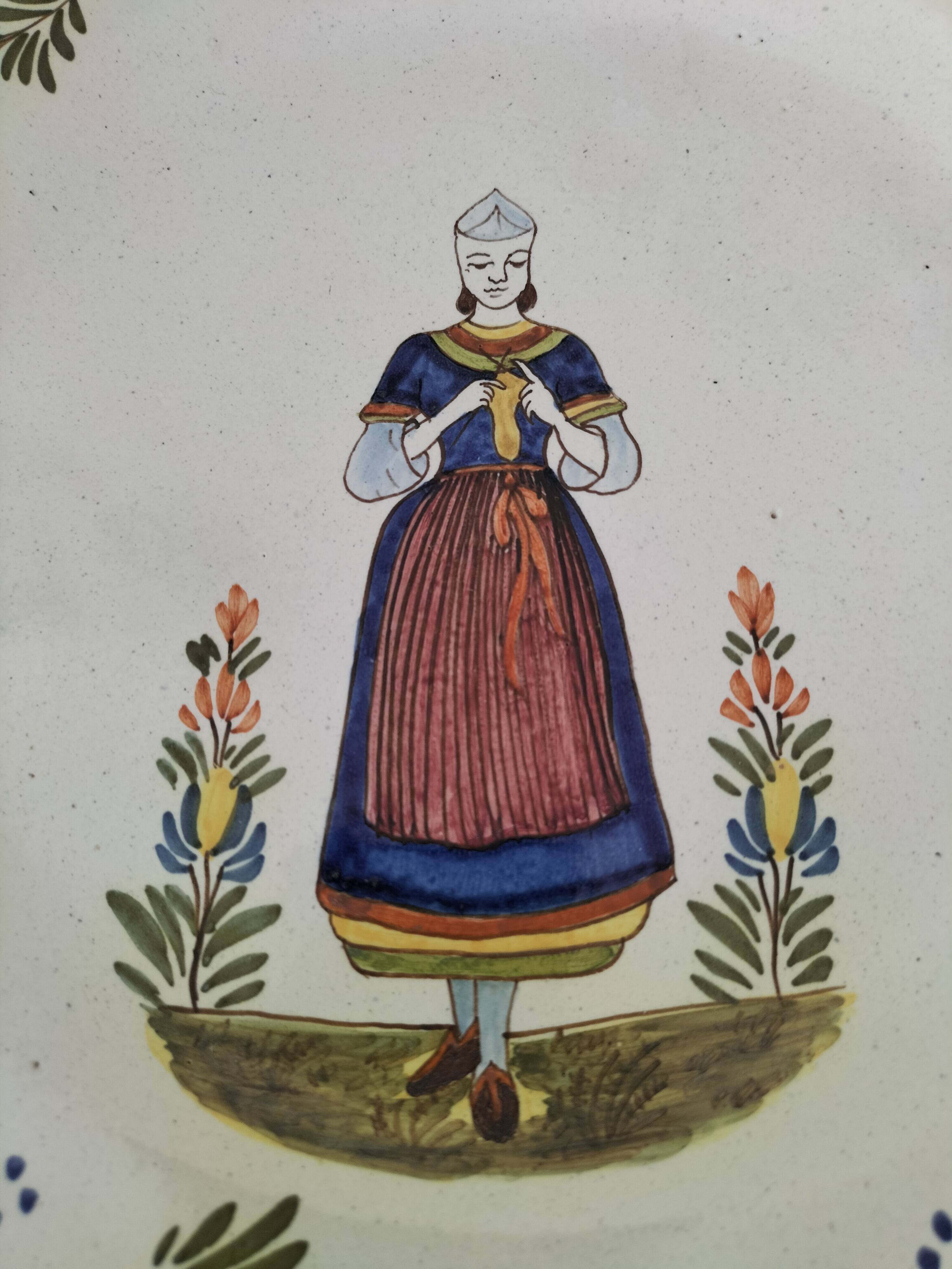 4 hand-painted earthenware plates in a holiday home style